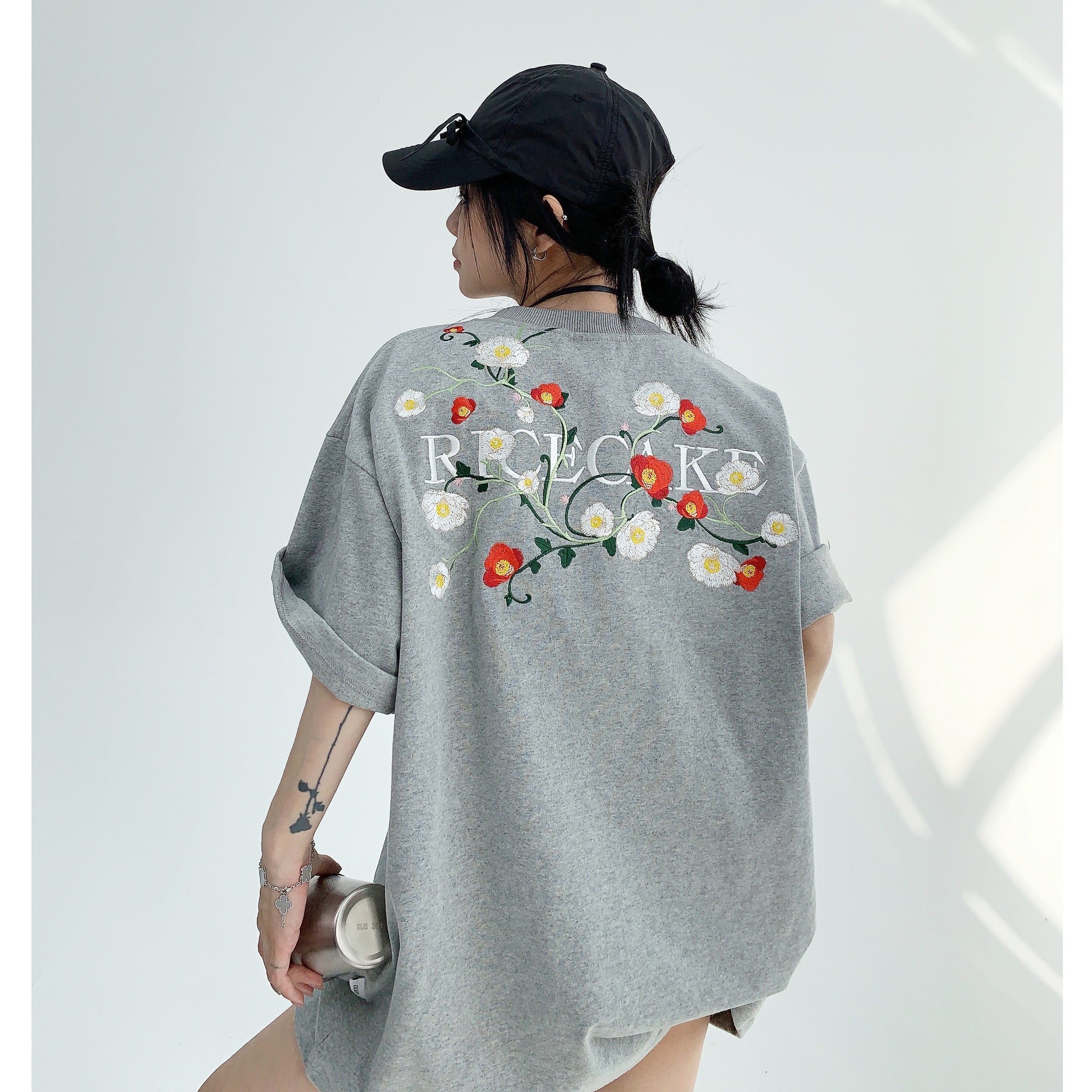 Niche Flower Embroidery T-Shirt MW9036