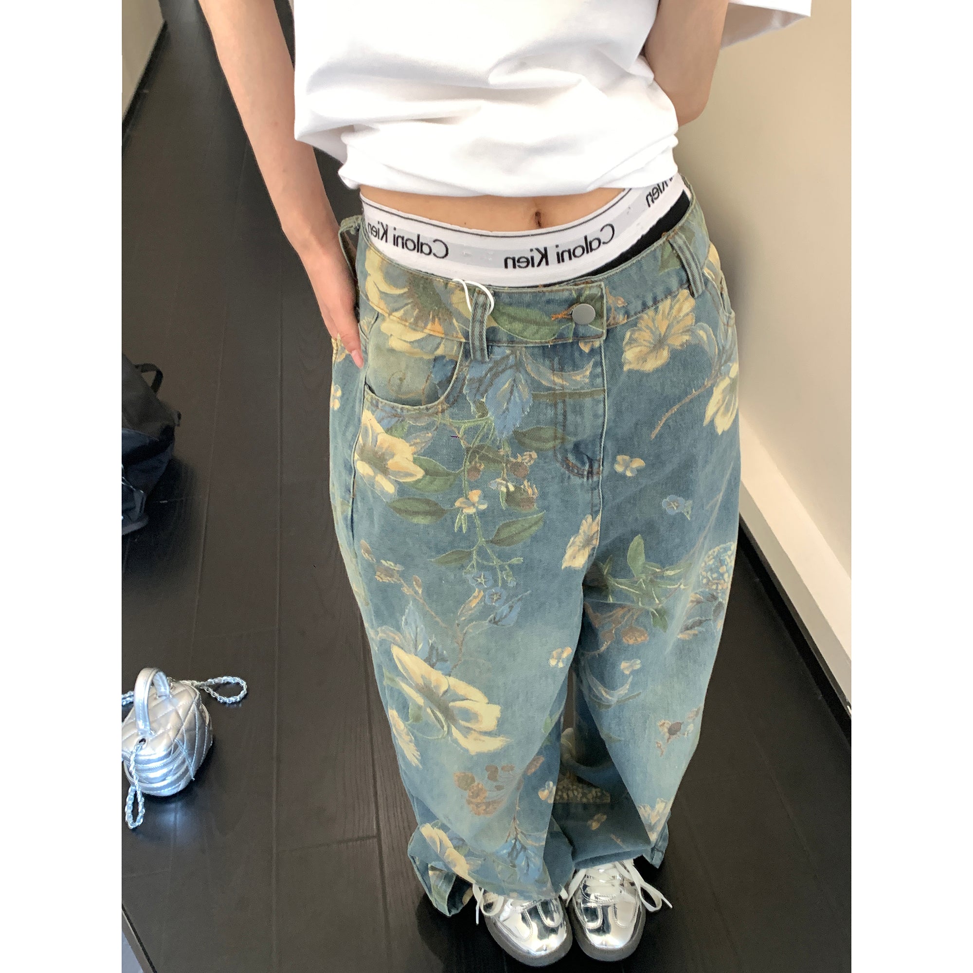 Flower Distressed Denim Straight-leg Pants MW9252
