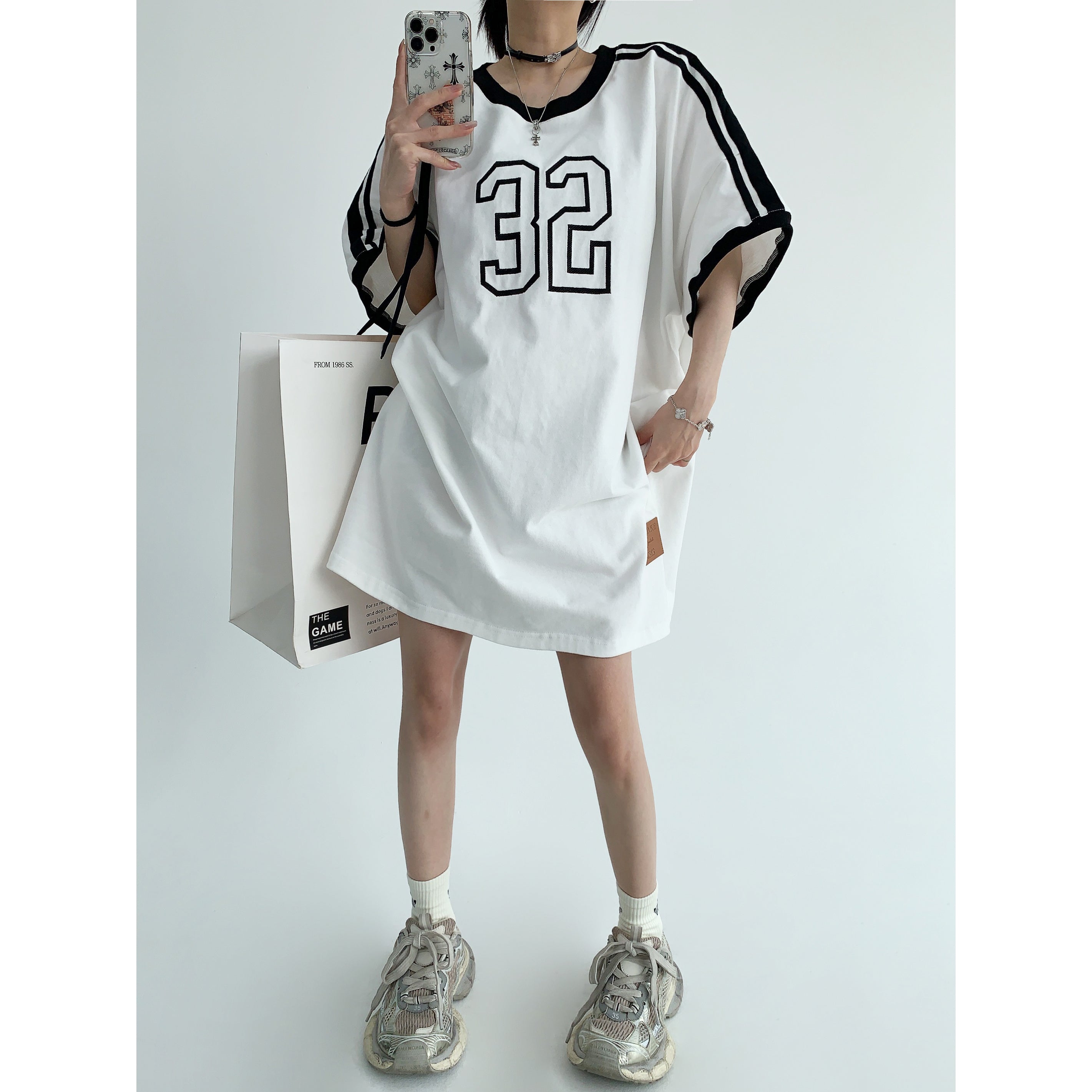 Large Number Embroidery Oversize T-shirt MW9092