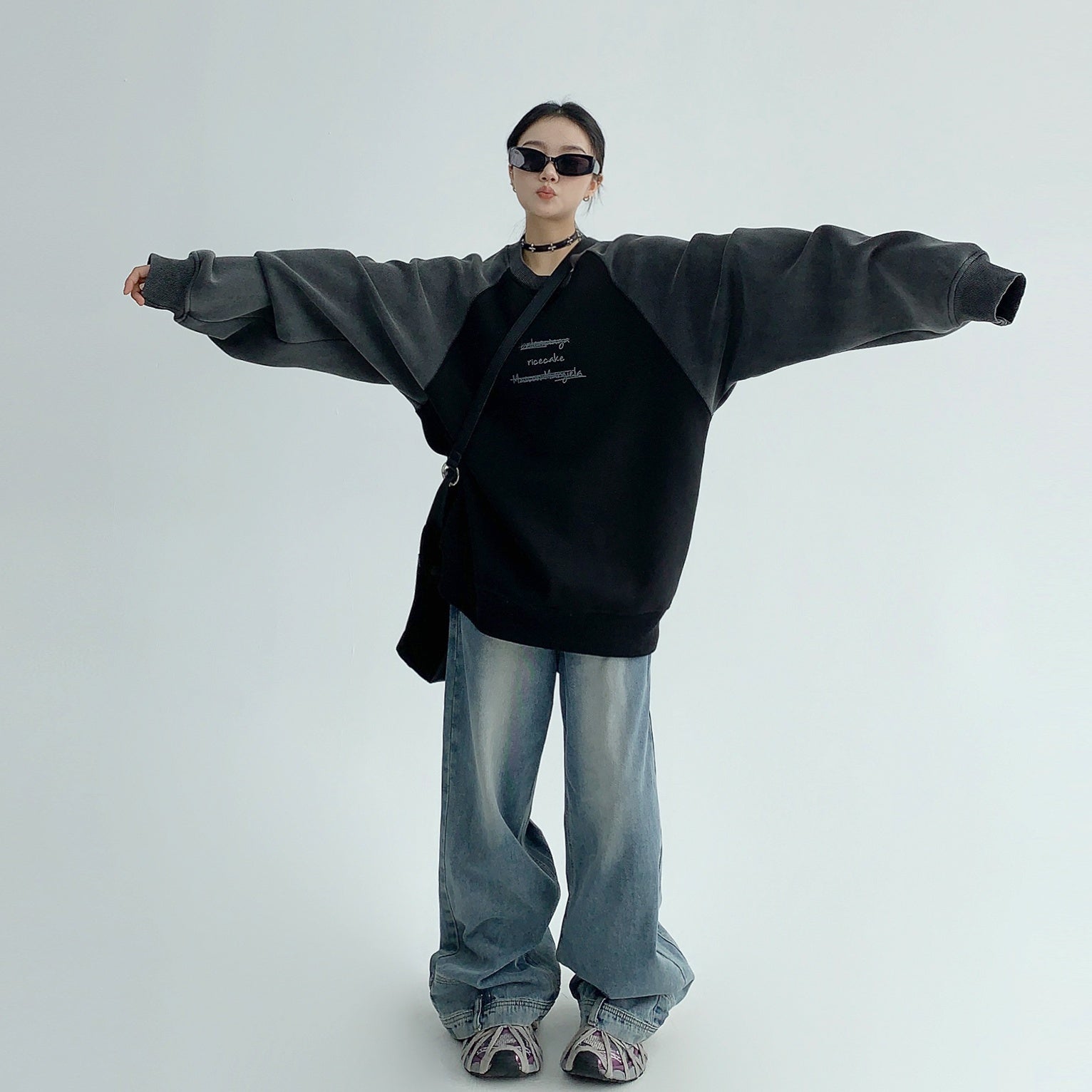 Loose Contrasting Color Sweat MW9860