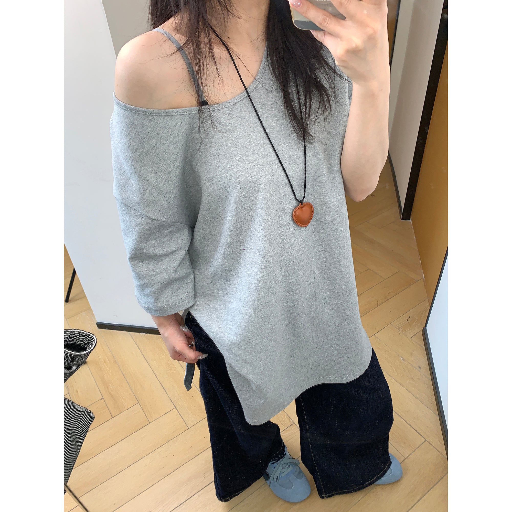 Large Round Neck Side Slit T-shirt MW10030