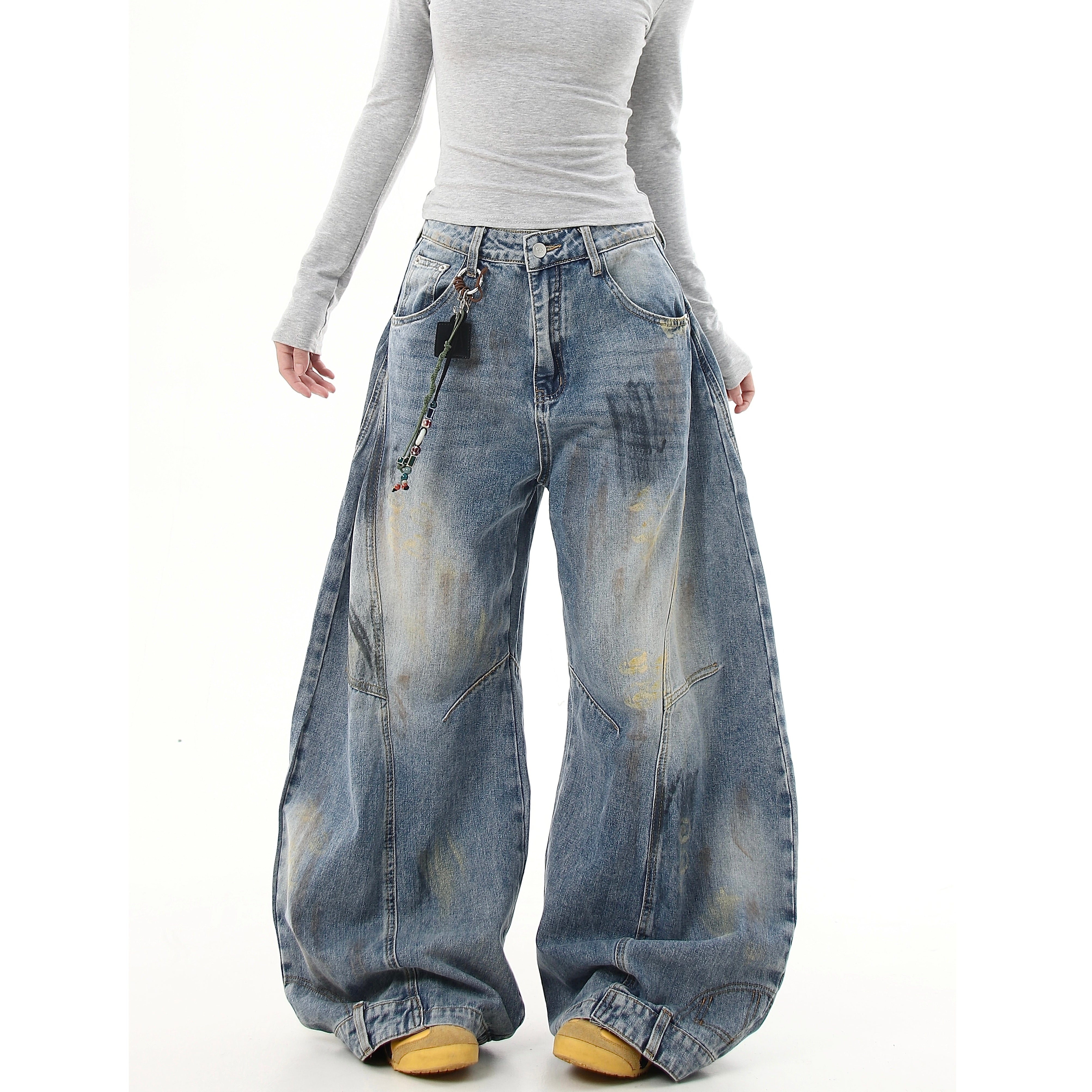 Graffiti Loose Barrel Leg Jeans MW9873
