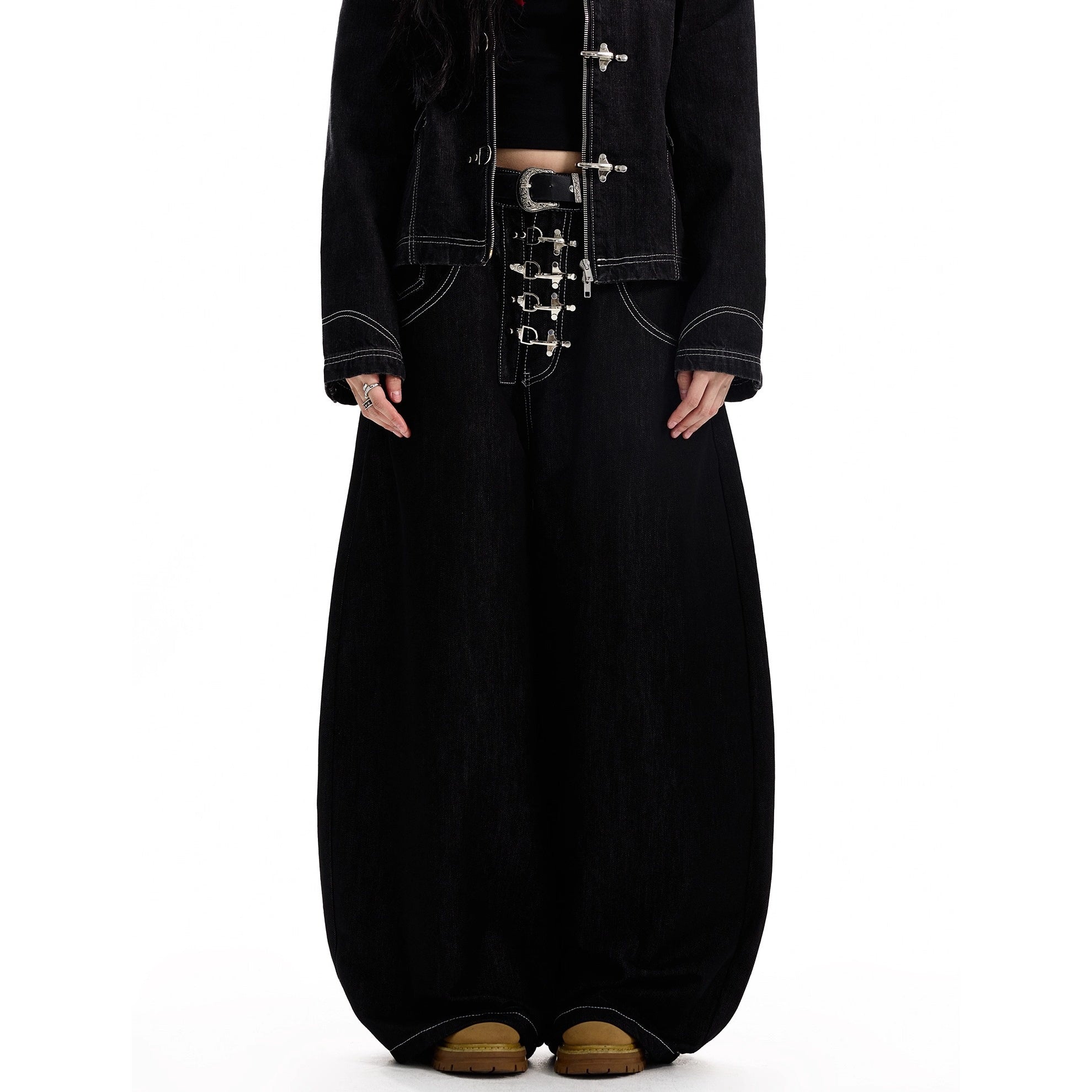 Metal Buckle Design Curve Jeans MW10301