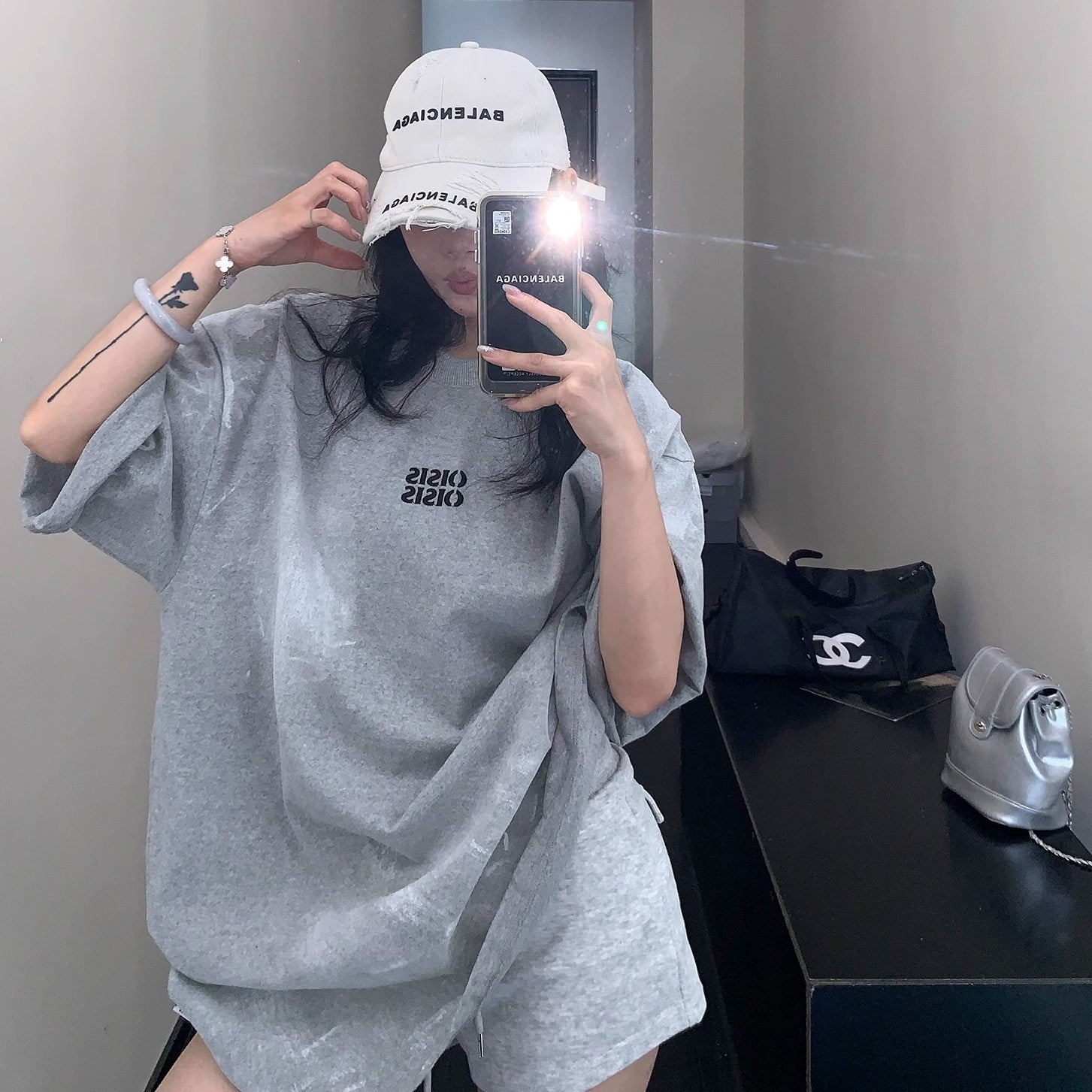 Relaxation Paint Embroidery T-Shirt MW10179