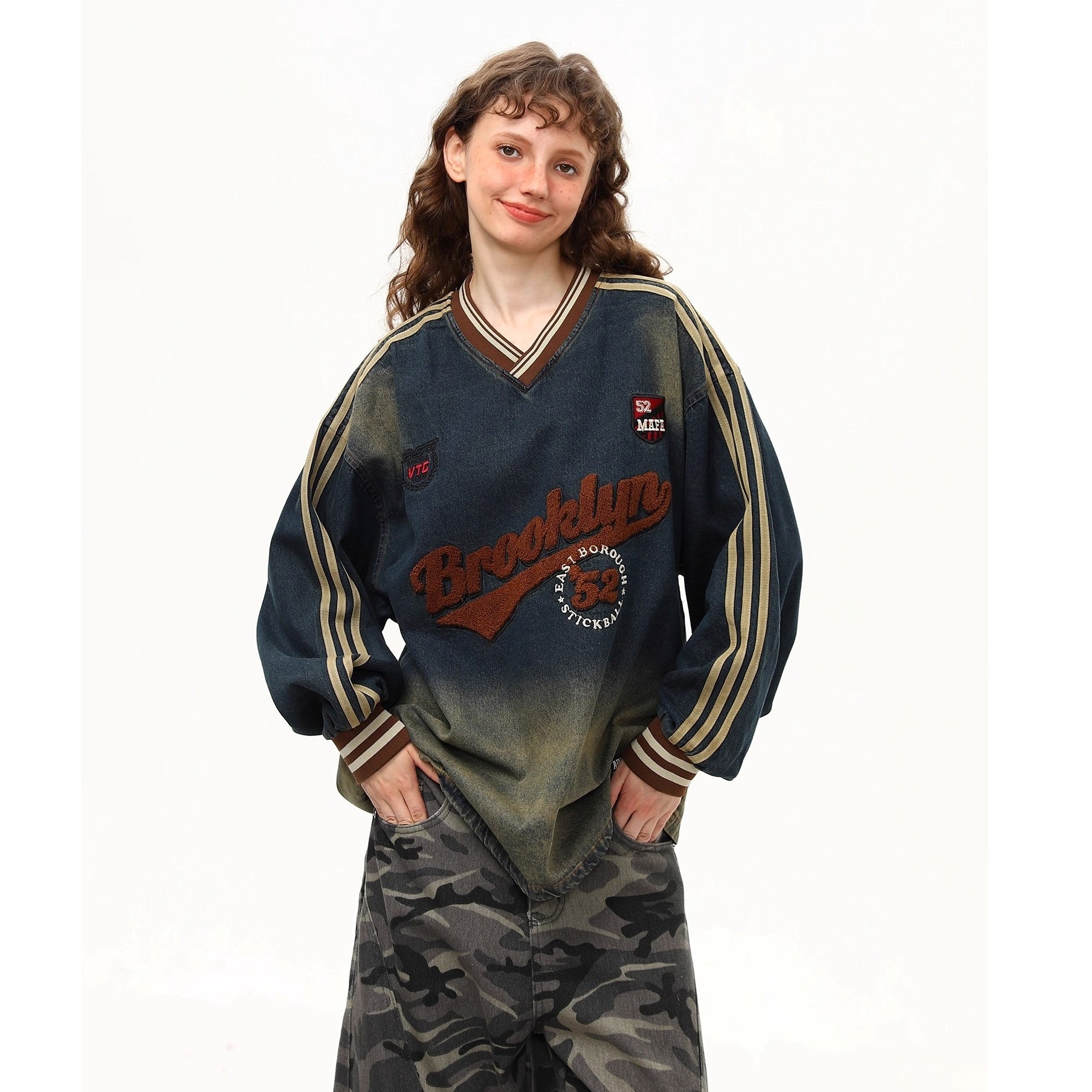 Retro Embroidery Washed Denim Sweatshirt MW10253