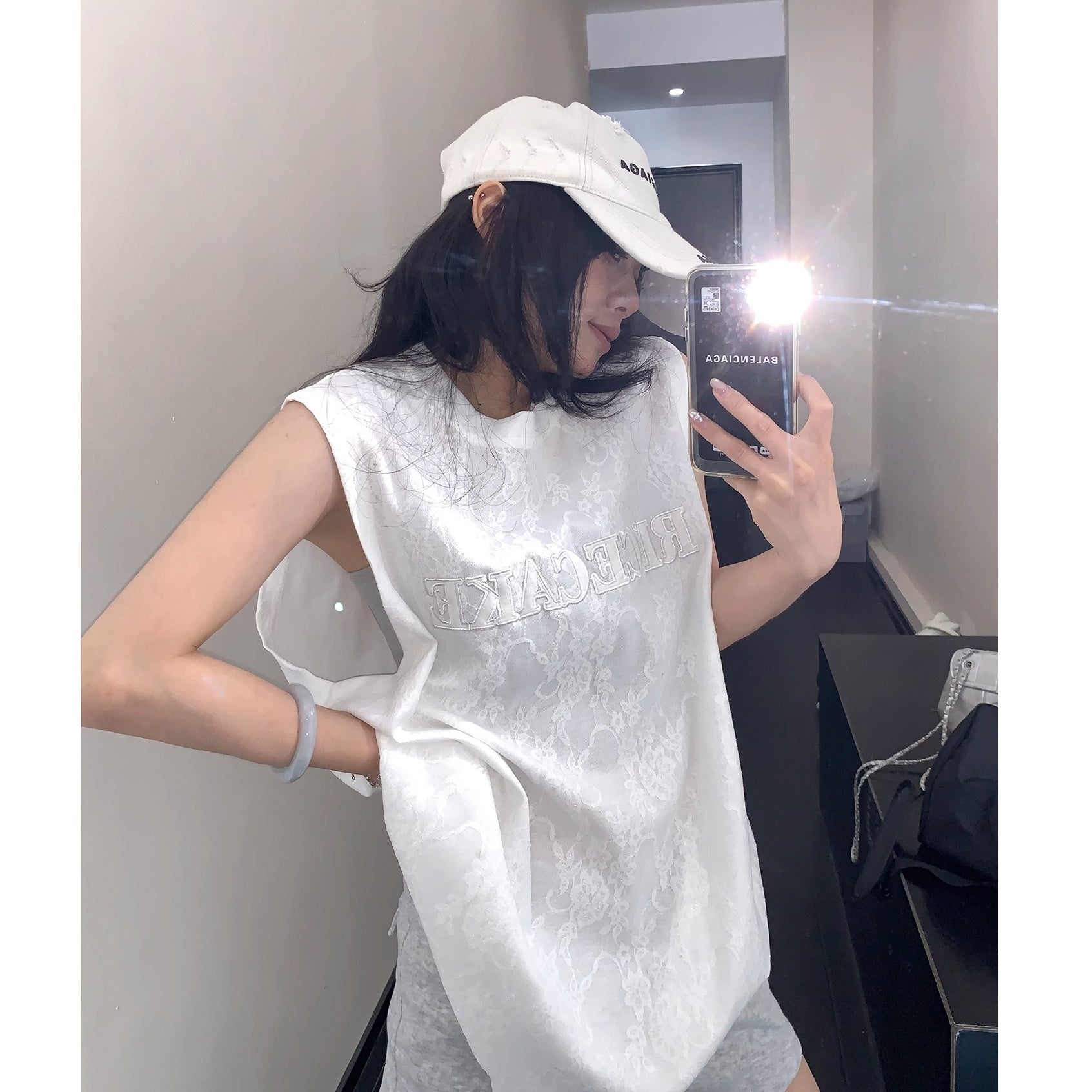 Lace Fabric Patch Embroidery Vest MW10183