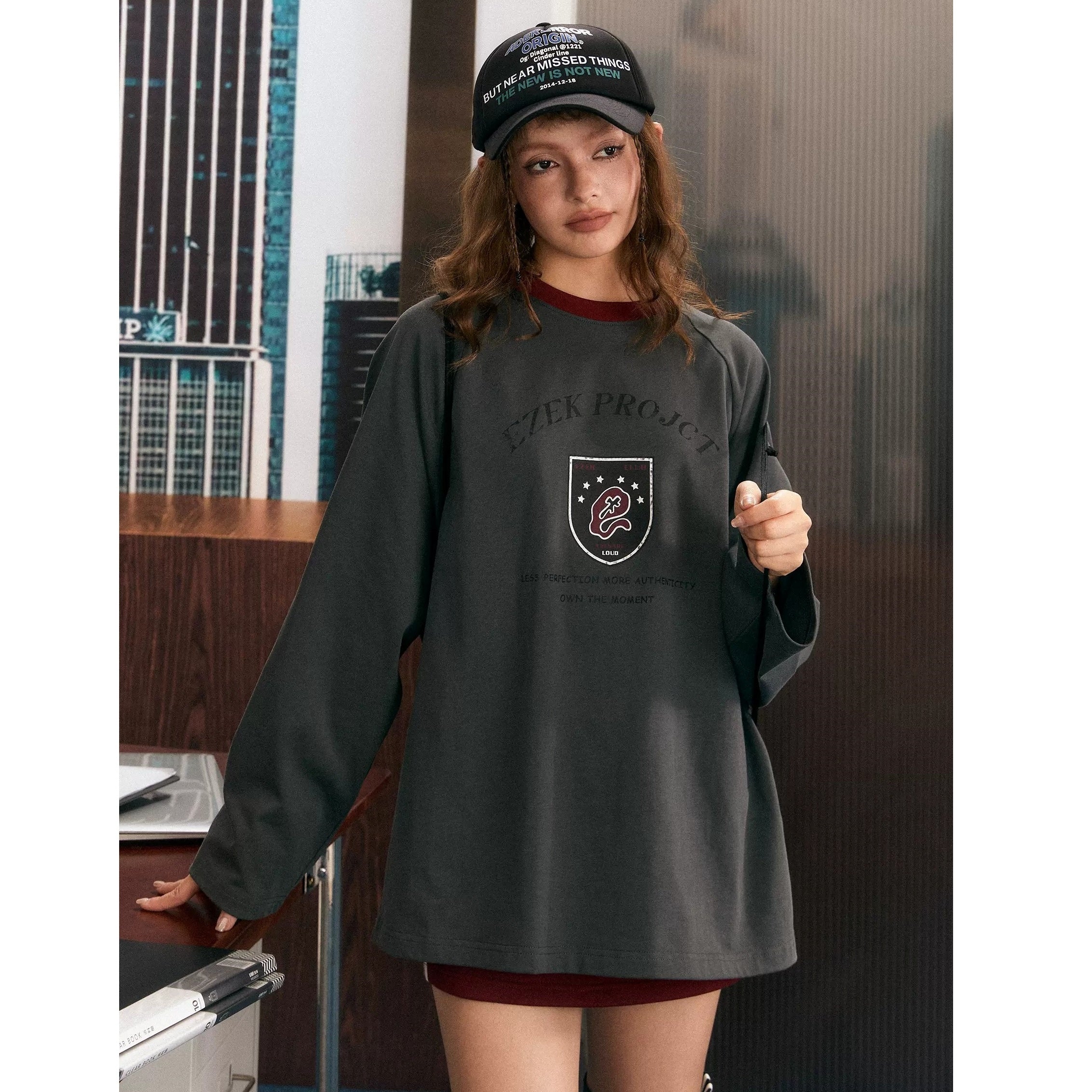 Raglan Sleeve Monogram Print Long Sleeve T-shirt EZ155