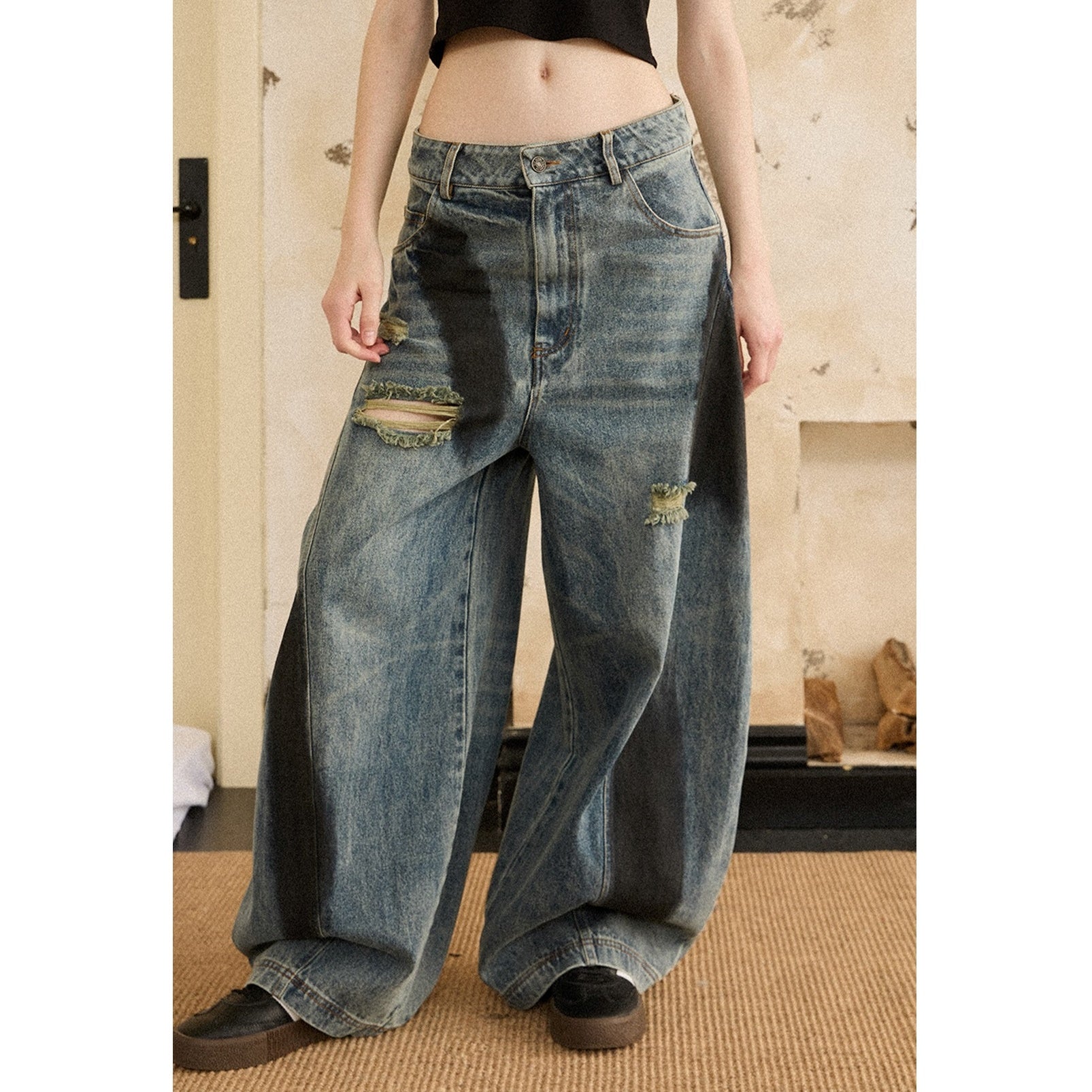 Ripped Spray Loose Scimitar Jeans EZ186