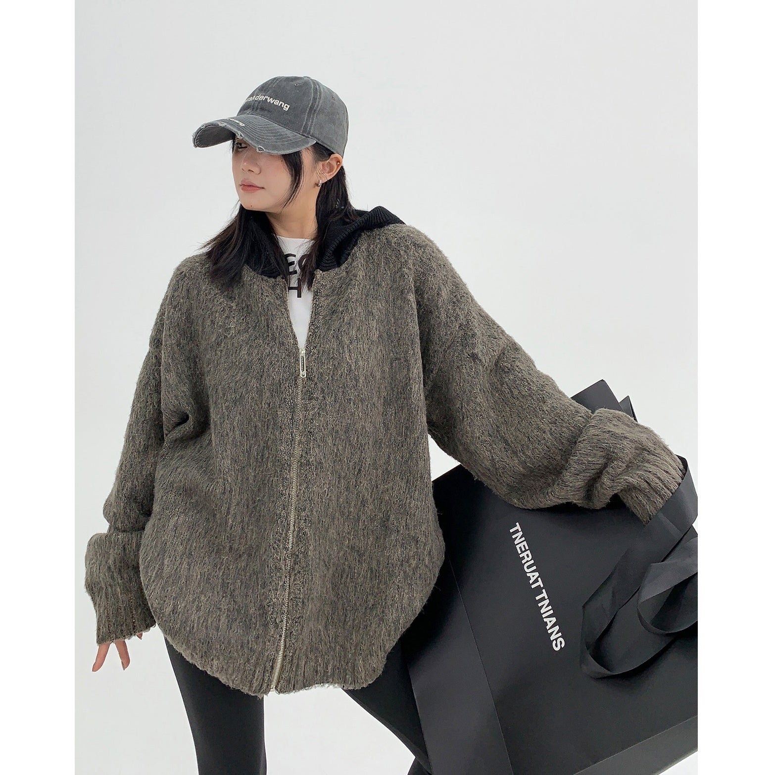 Bristles Contrast Thickened Knitted Hooded Jacket MW9612