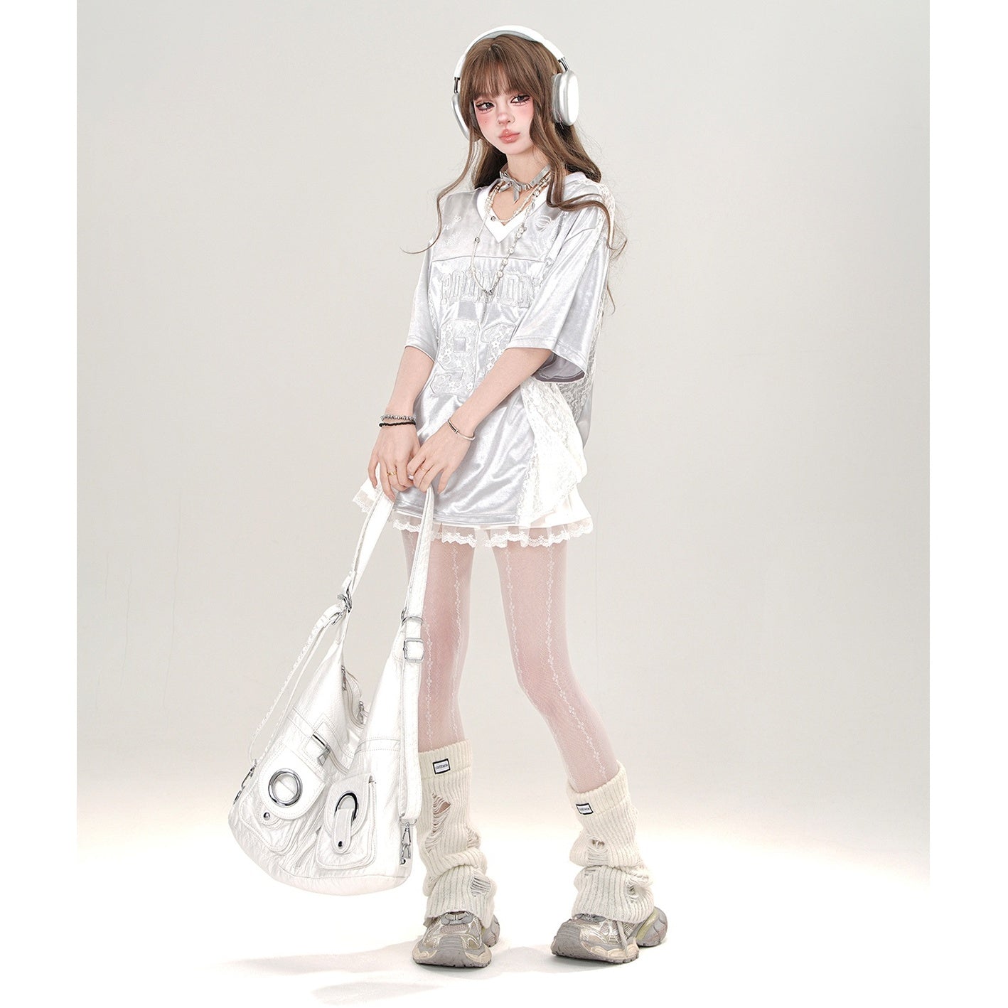 V-neck Lace Embroidery Shiny T-shirt KK2052