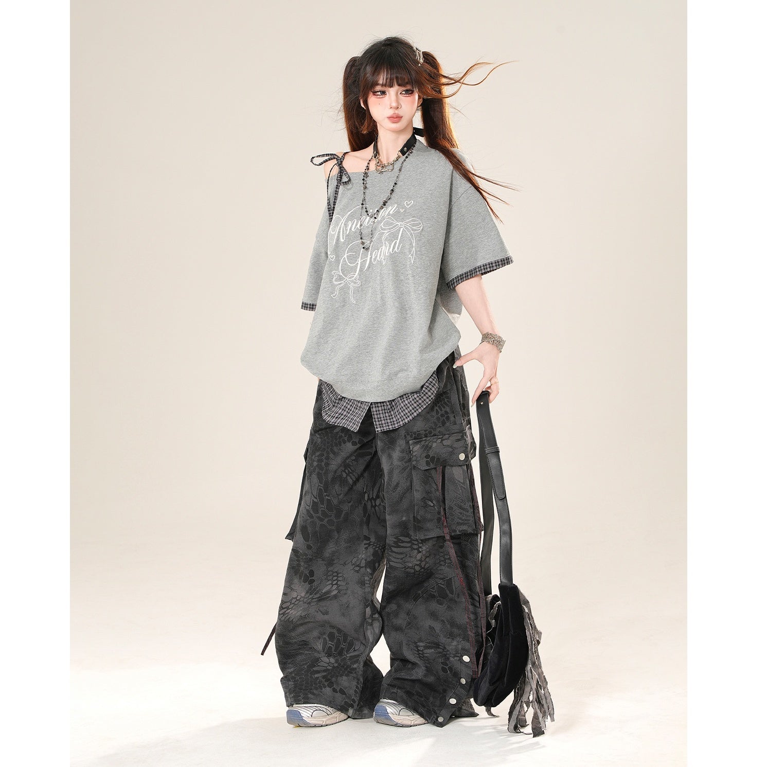 Check-Panelled Loose Neck T-shirt KK2059