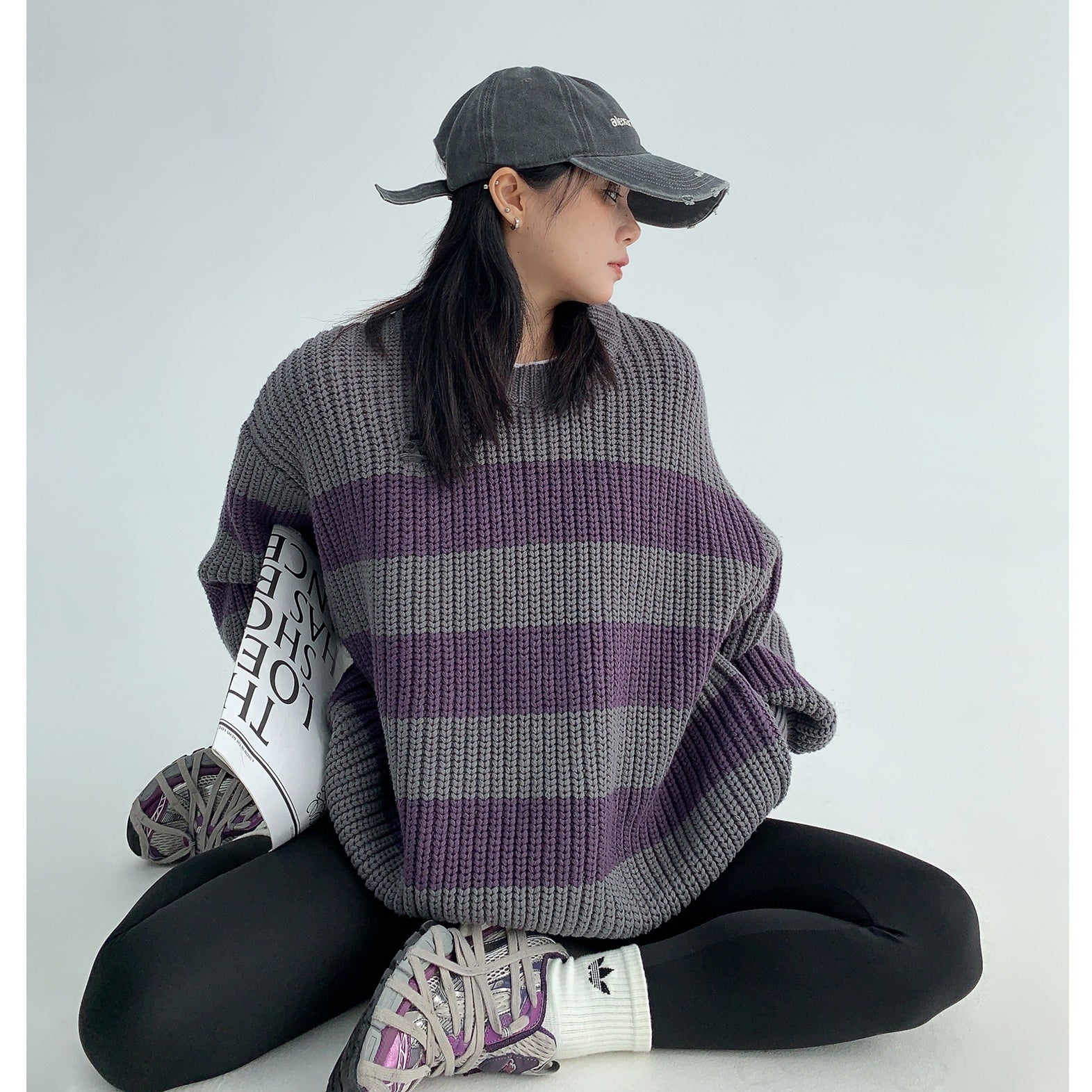 Thick Stripe Crew Neck Ripped Sweater MW9609