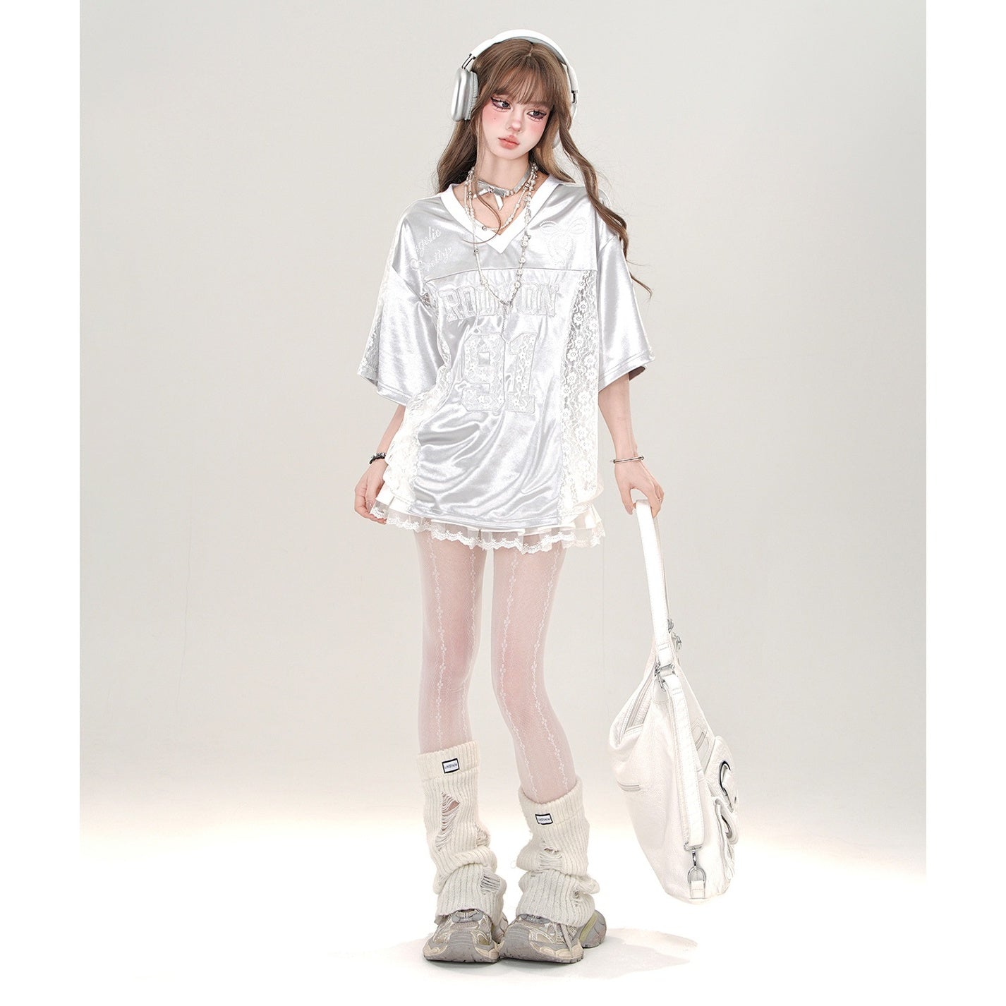V-neck Lace Embroidery Shiny T-shirt KK2052