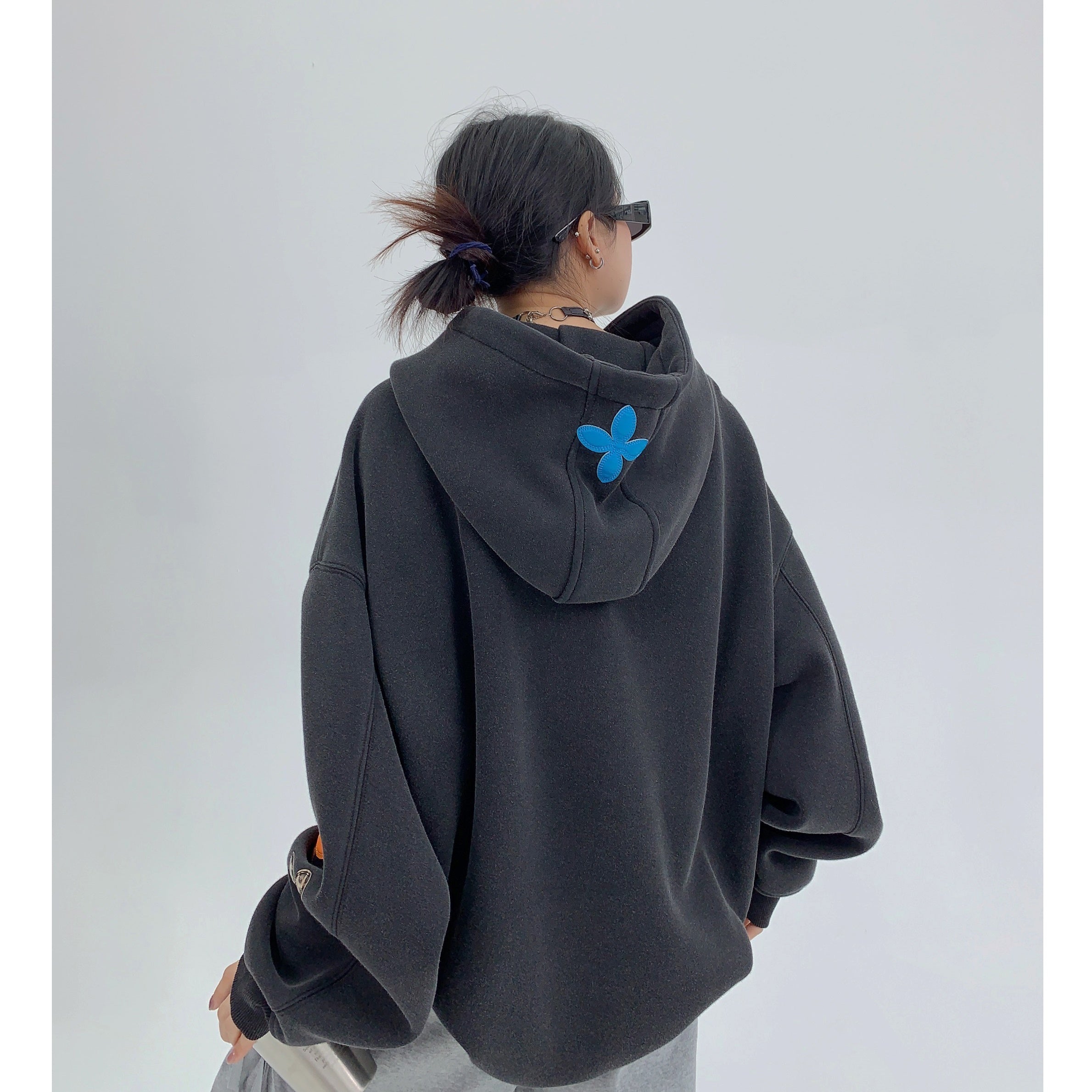 Veneer Embroidery Loose Sweat Hoodie MW9589