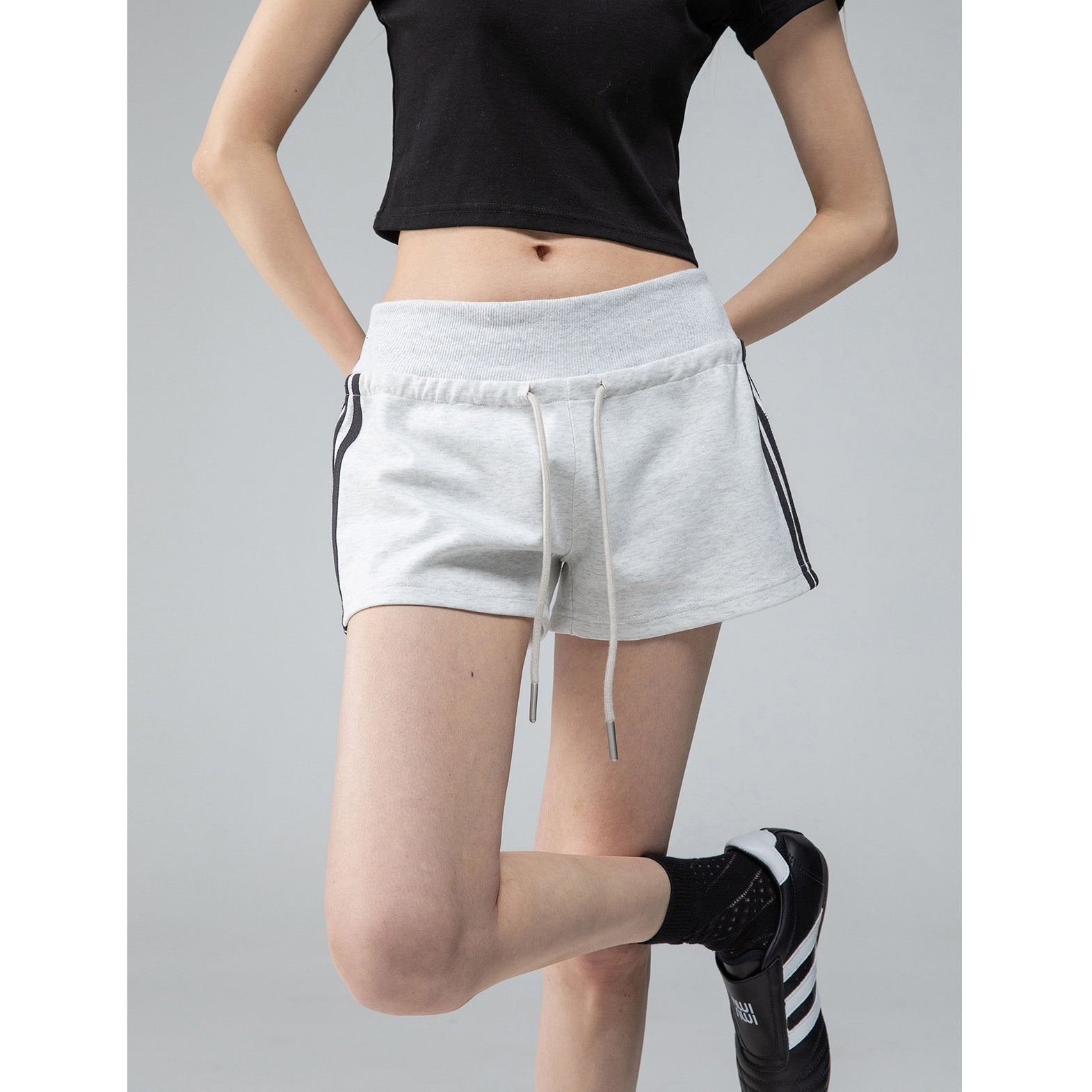 Side Striped Casual Short Pants IC9034