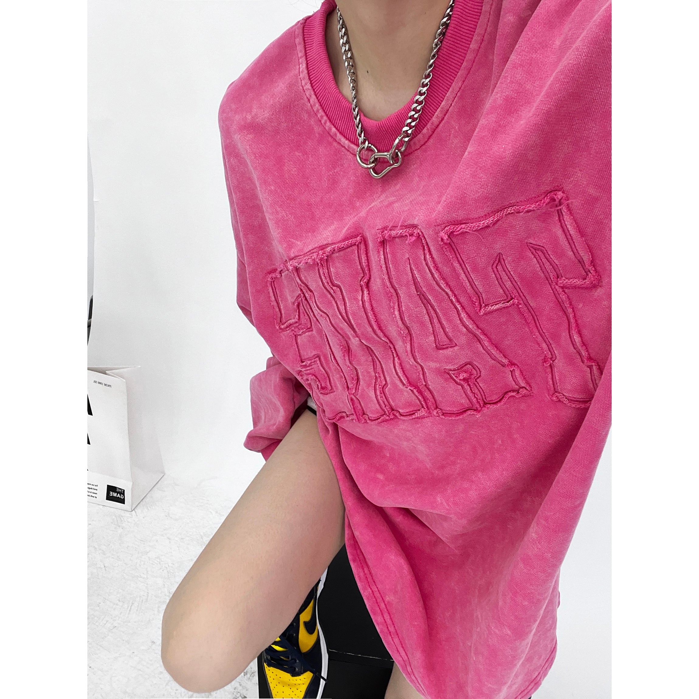 Loose Distressed Embroidery Round Neck Long T-Shirt MW9034
