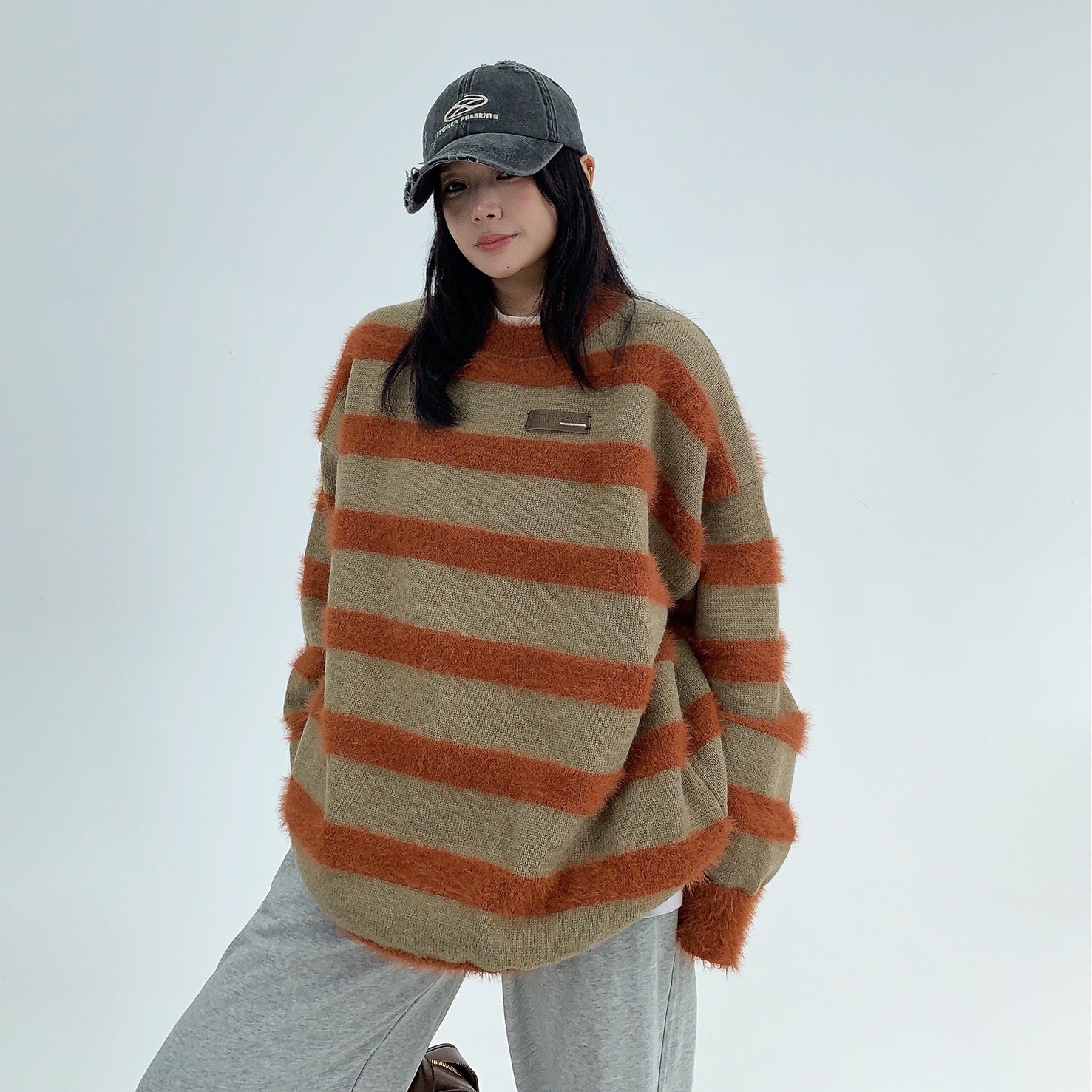 Plush Border Crewneck Sweater MW9793