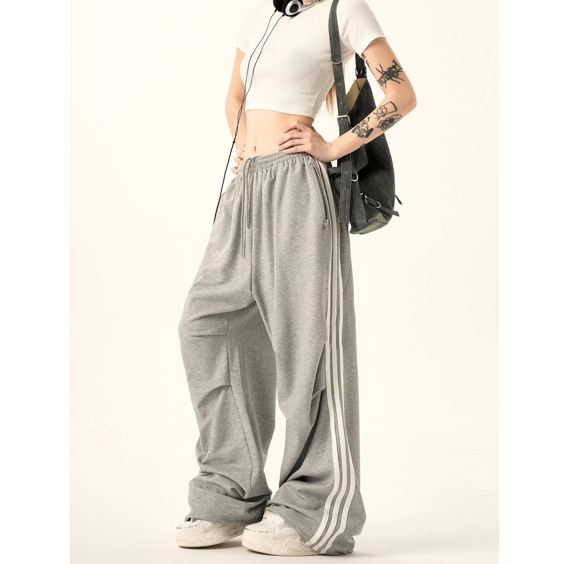 Side Three-bar Striped Wide-leg Sweat Pants MW9339