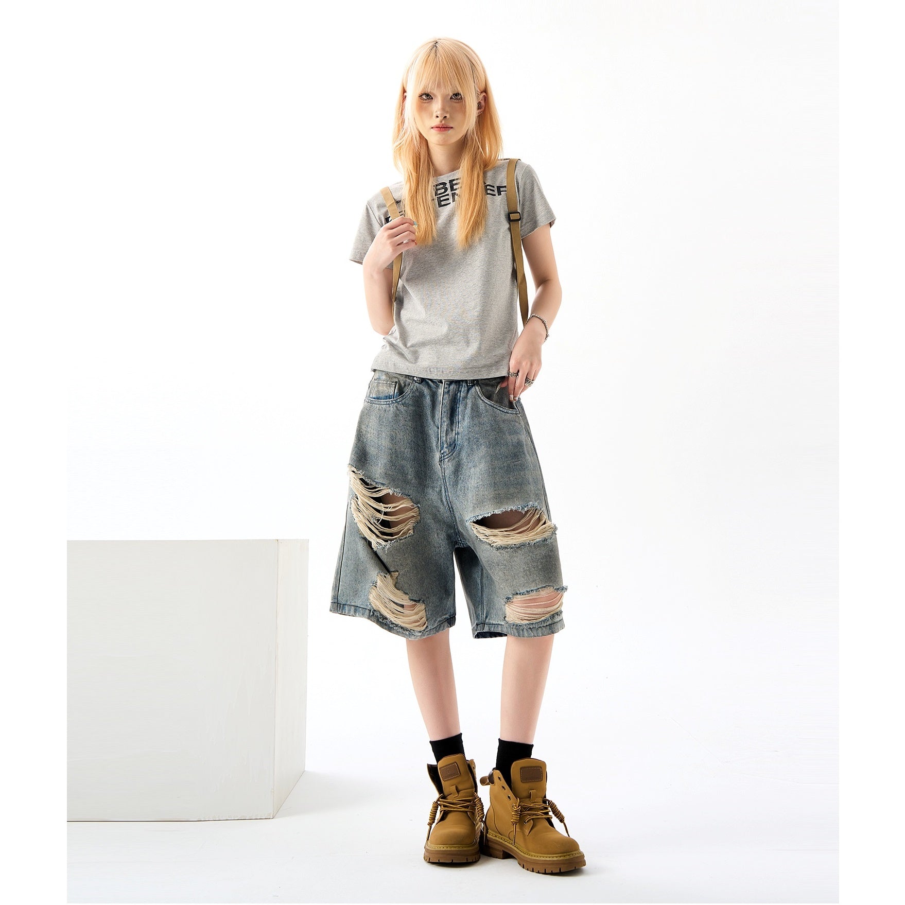 Street Distressed Ripped Denim Loose Half Pants HG7170