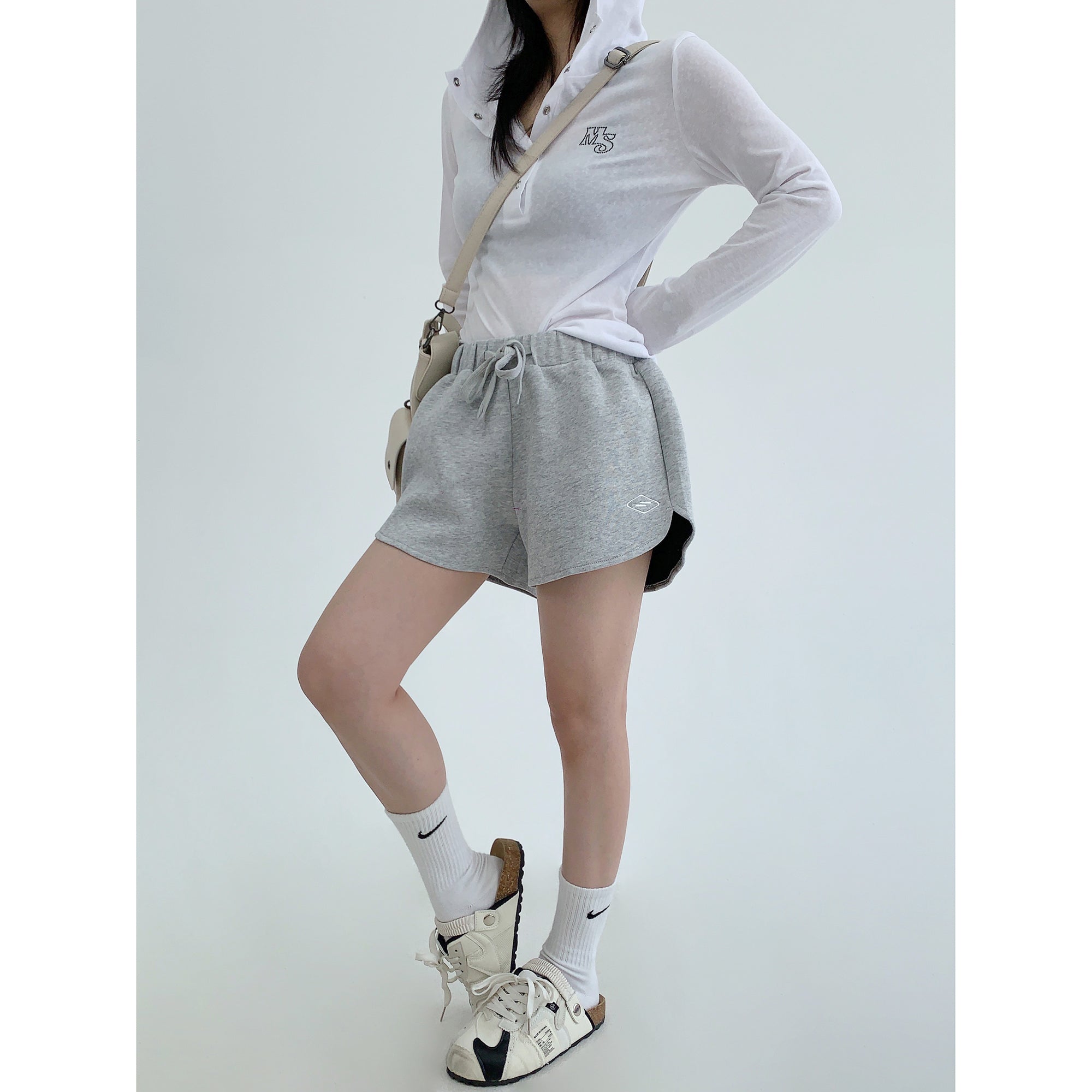 Simple Loose Embroidered Shorts Hot Pants MW10067