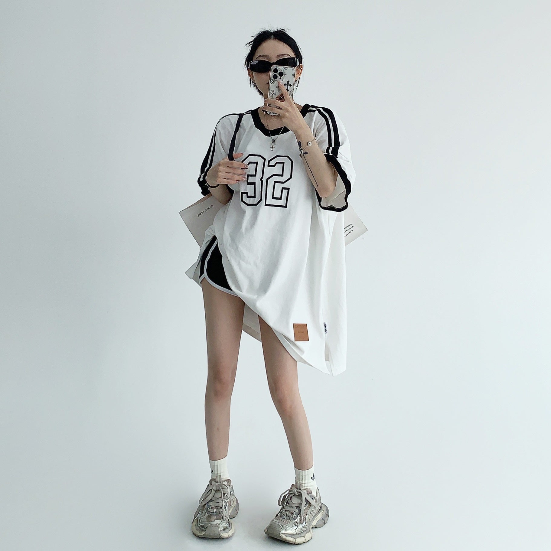 Large Number Embroidery Oversize T-shirt MW9092