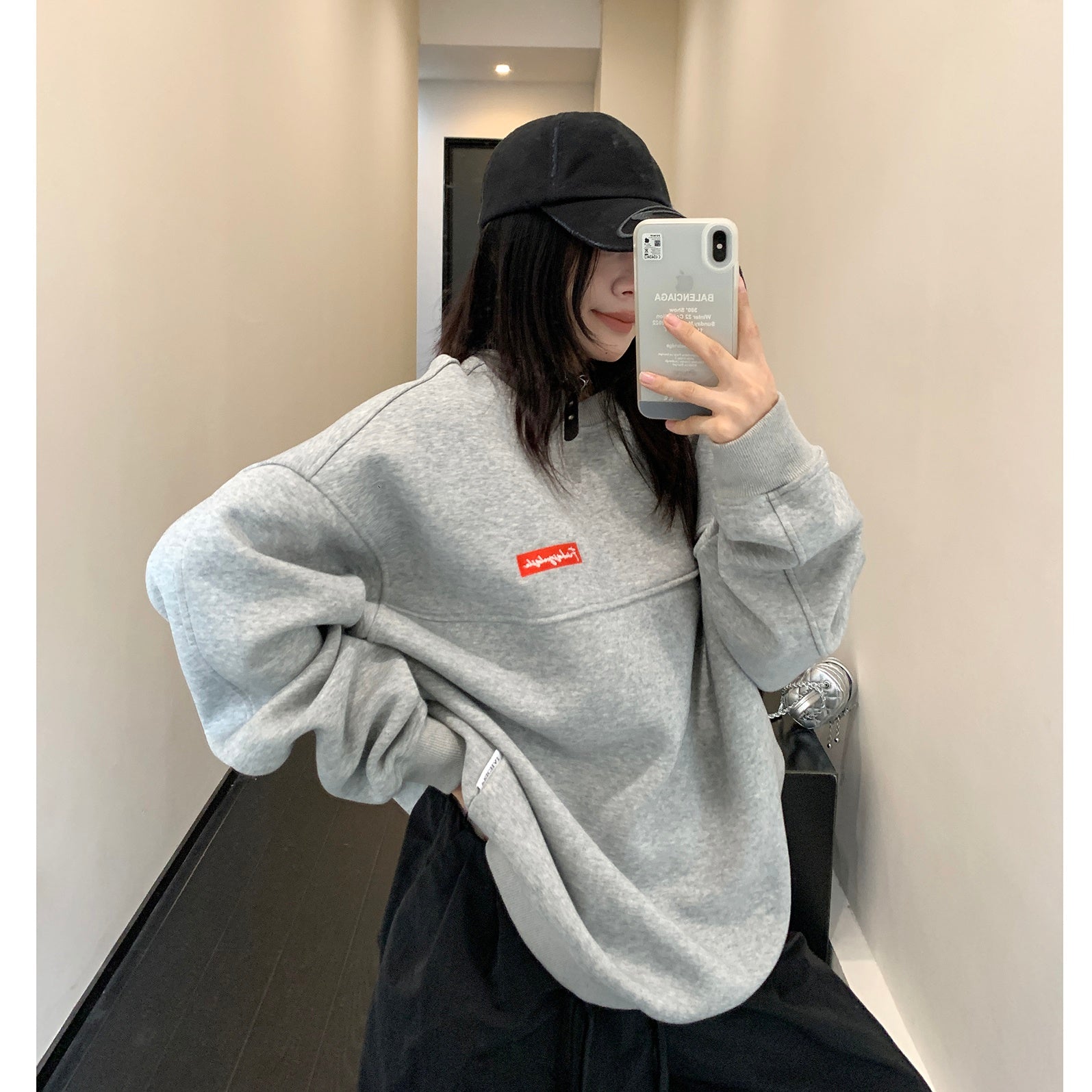 Switching Distressed Embroidered OverSize Sweat MW9458