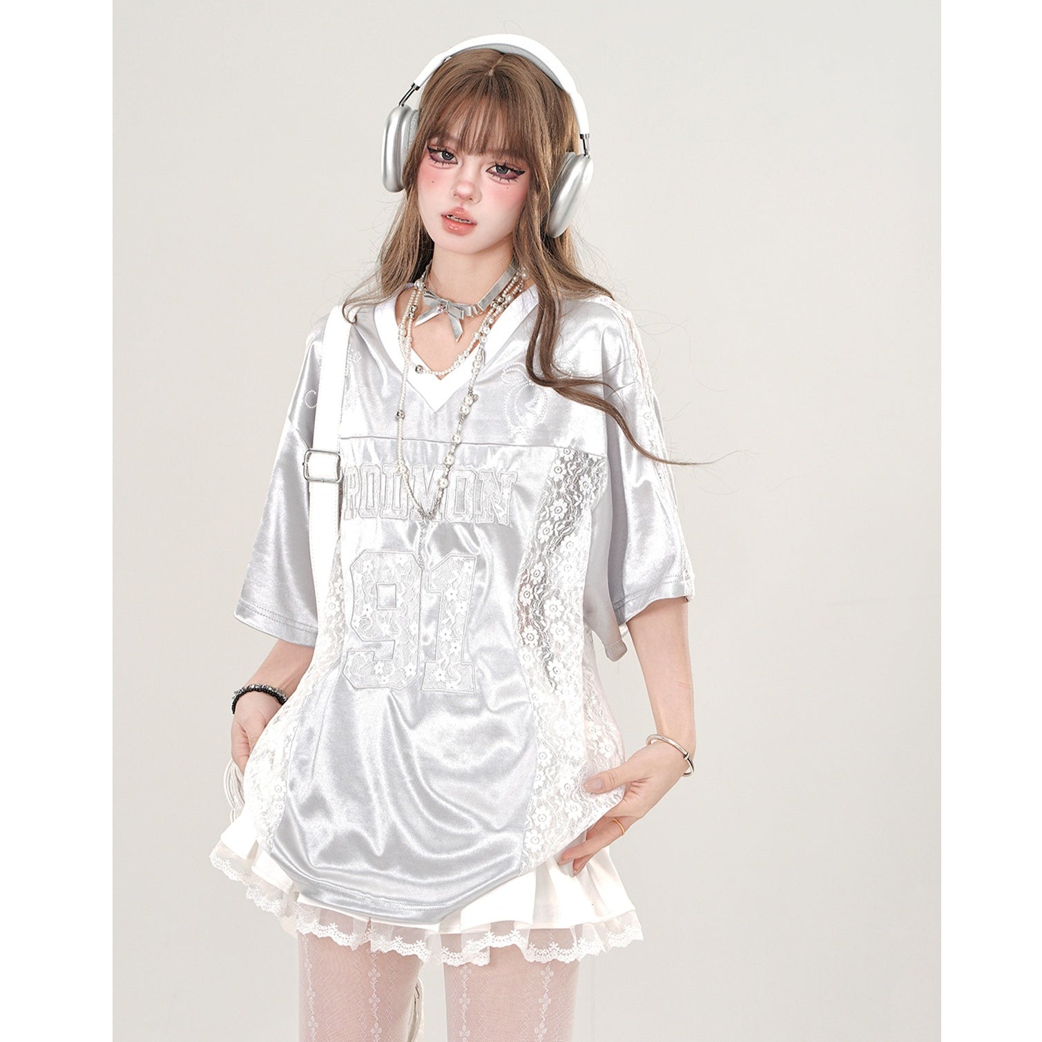 V-neck Lace Embroidery Shiny T-shirt KK2052