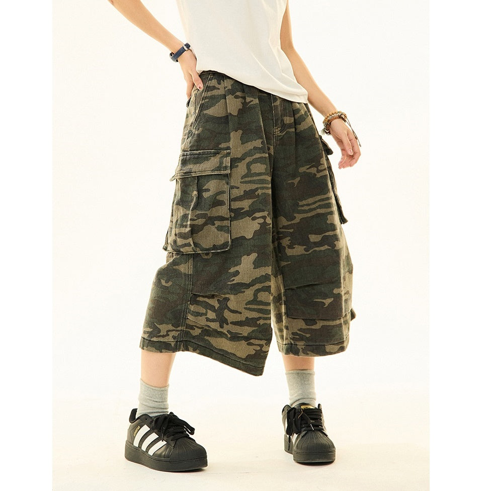 Camouflage Loose Straight Cropped Cargo Pants MW9265