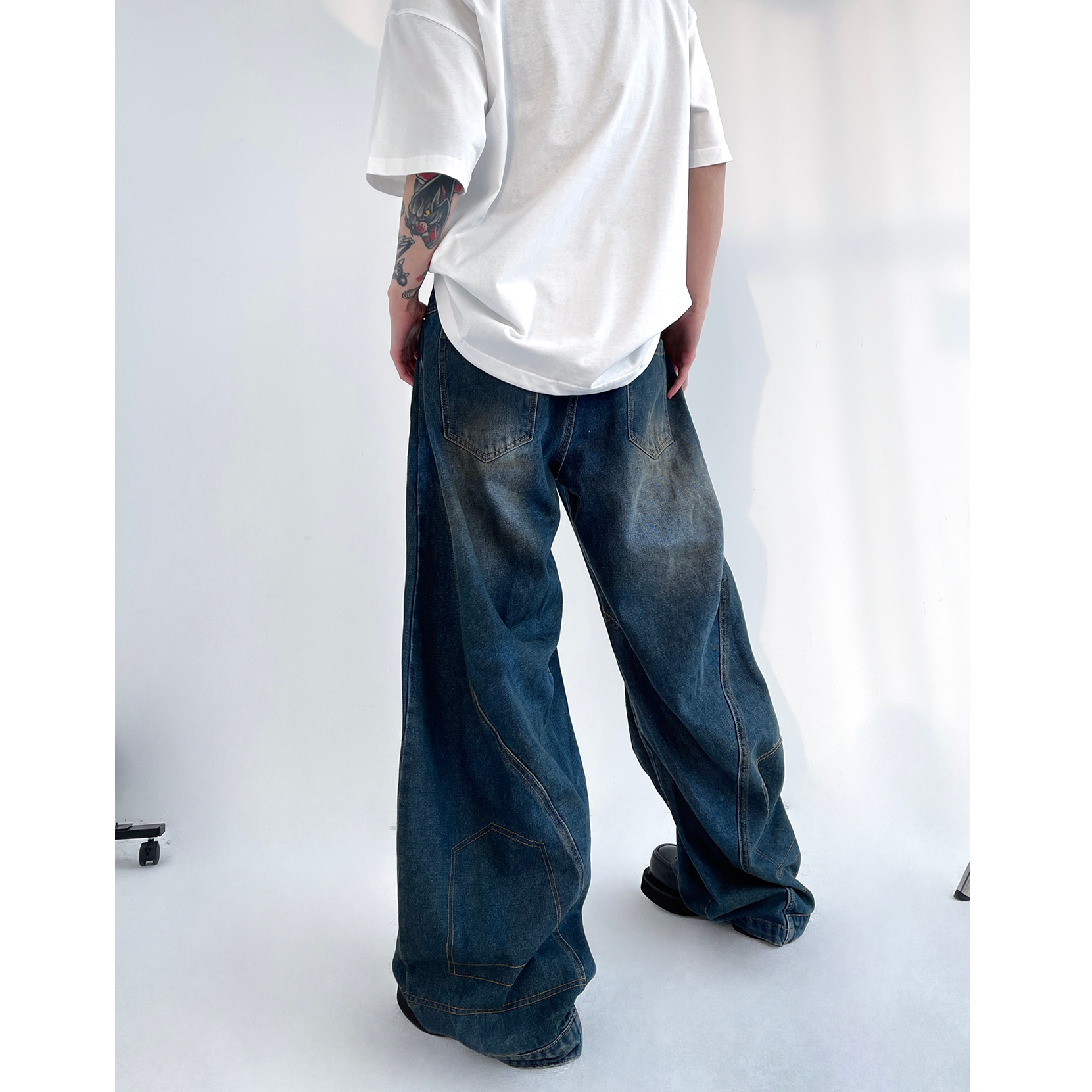 Washed Distressed Ripped Switching Wide-leg Mop Jeans EA7003