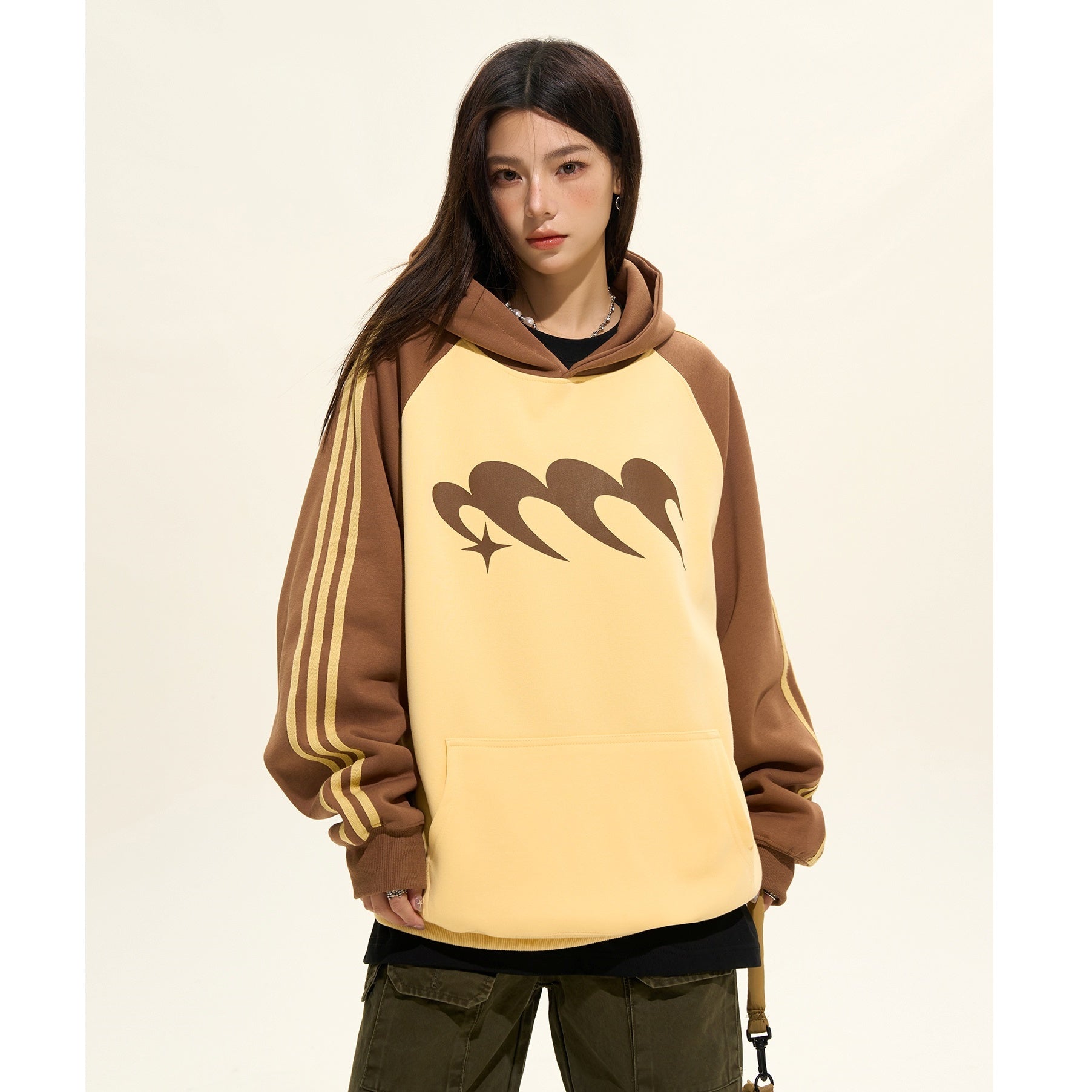 Contrasting Print Raglan Sleeve Hooded Sweat MW9344