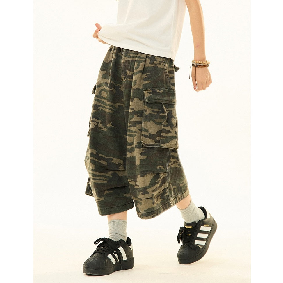 Camouflage Loose Straight Cropped Cargo Pants MW9265