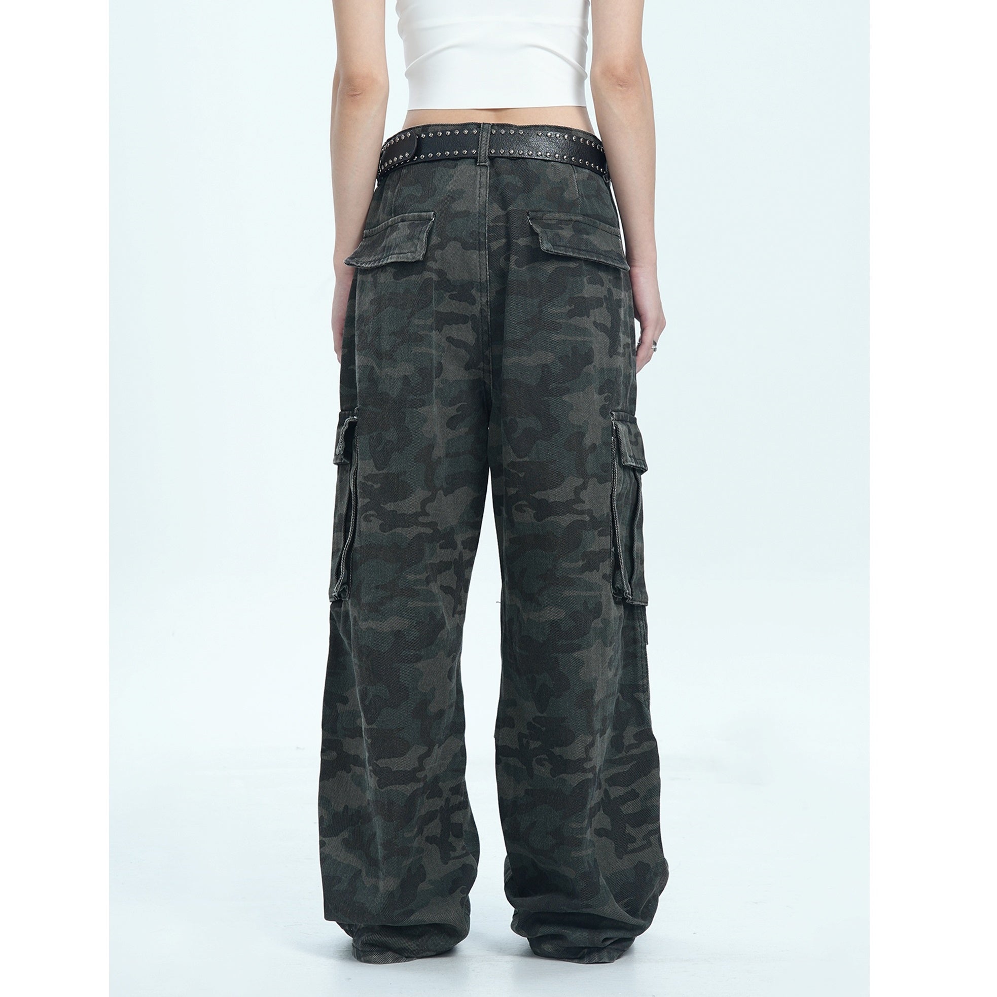 Camouflage Loose Straight Cargo Pants MW9675