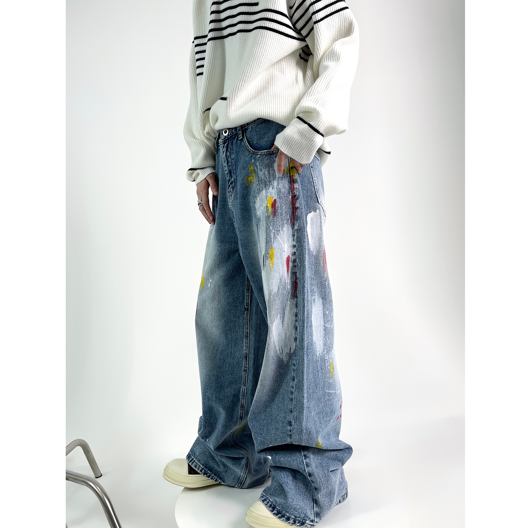 Graffiti Paint Washed Straight Jeans EA7006
