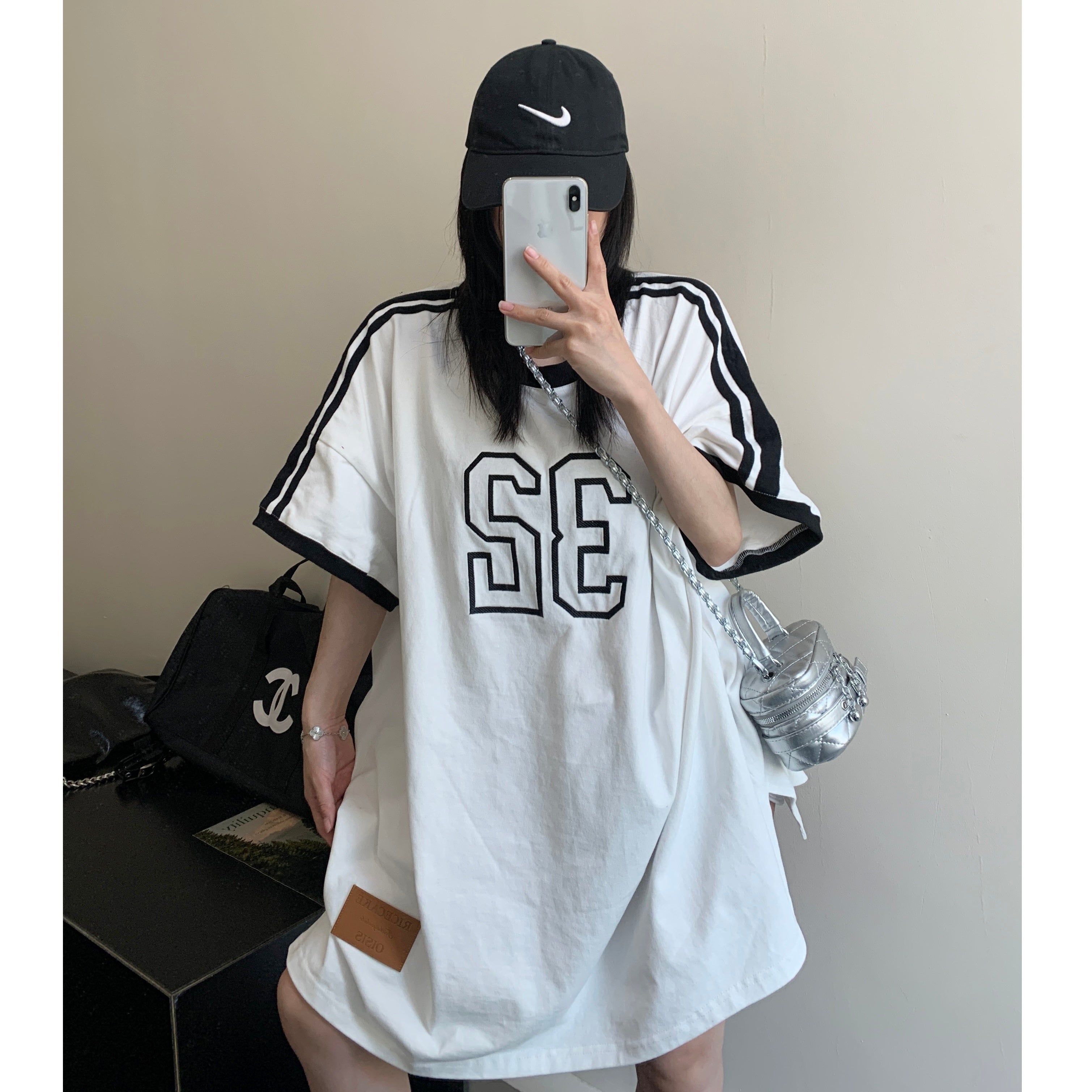 Large Number Embroidery Oversize T-shirt MW9092