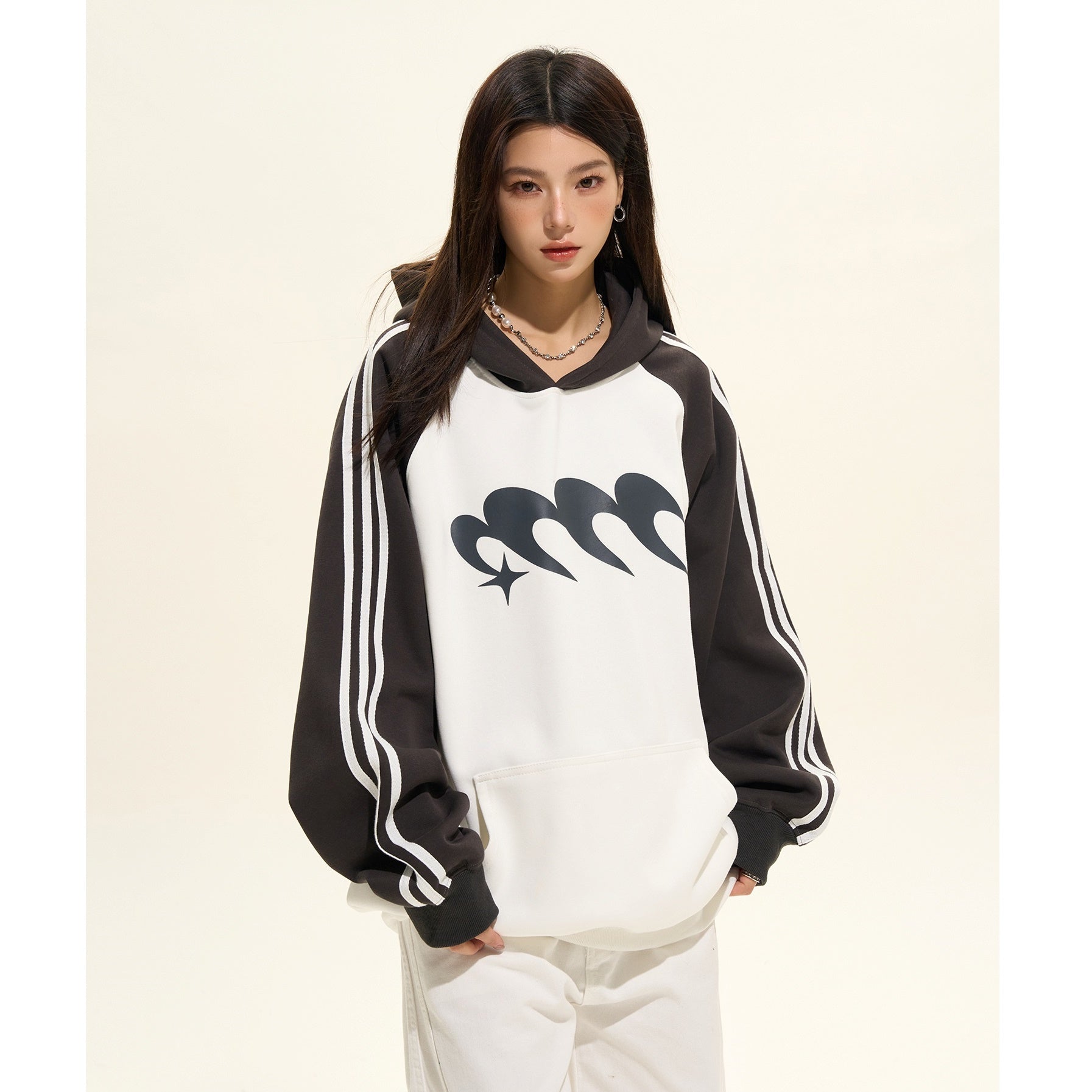 Contrasting Print Raglan Sleeve Hooded Sweat MW9344