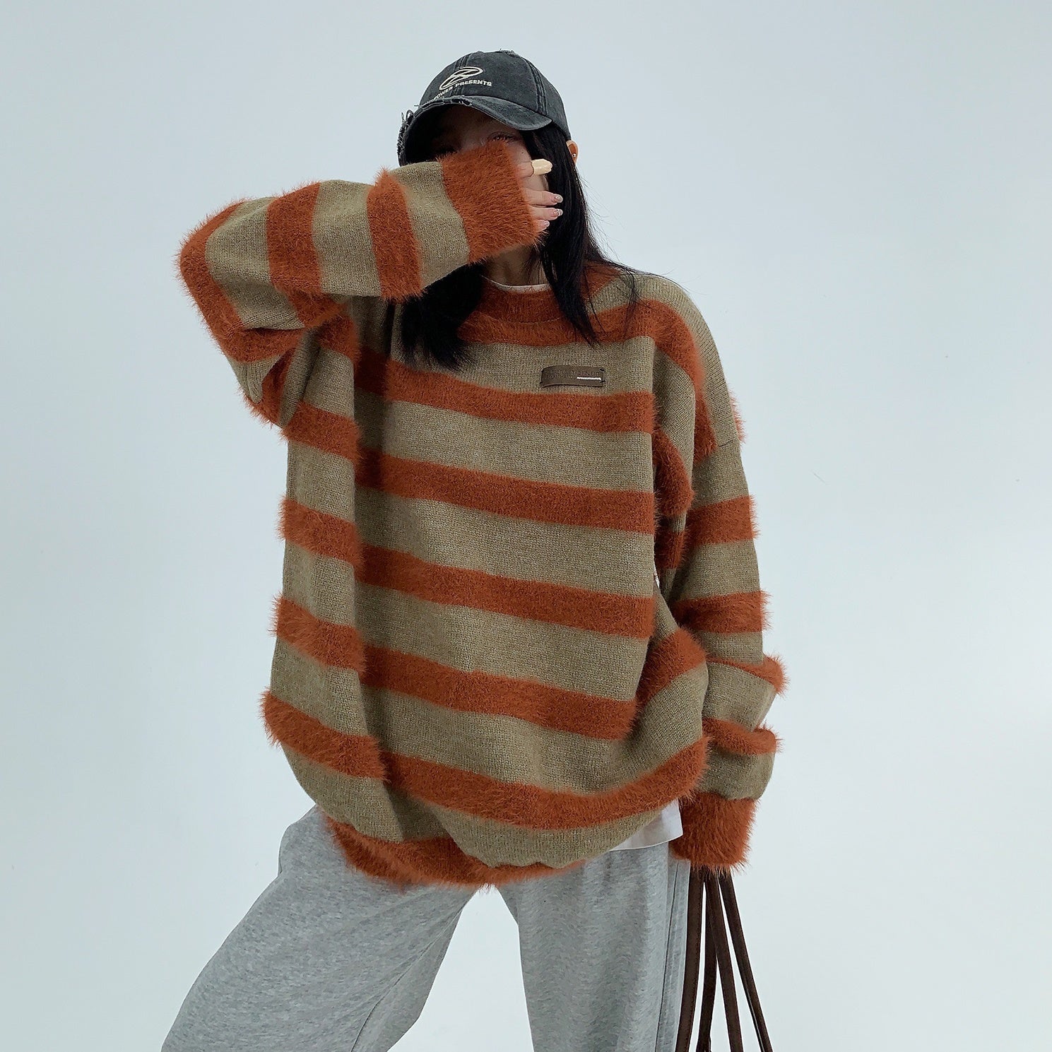 Plush Border Crewneck Sweater MW9793