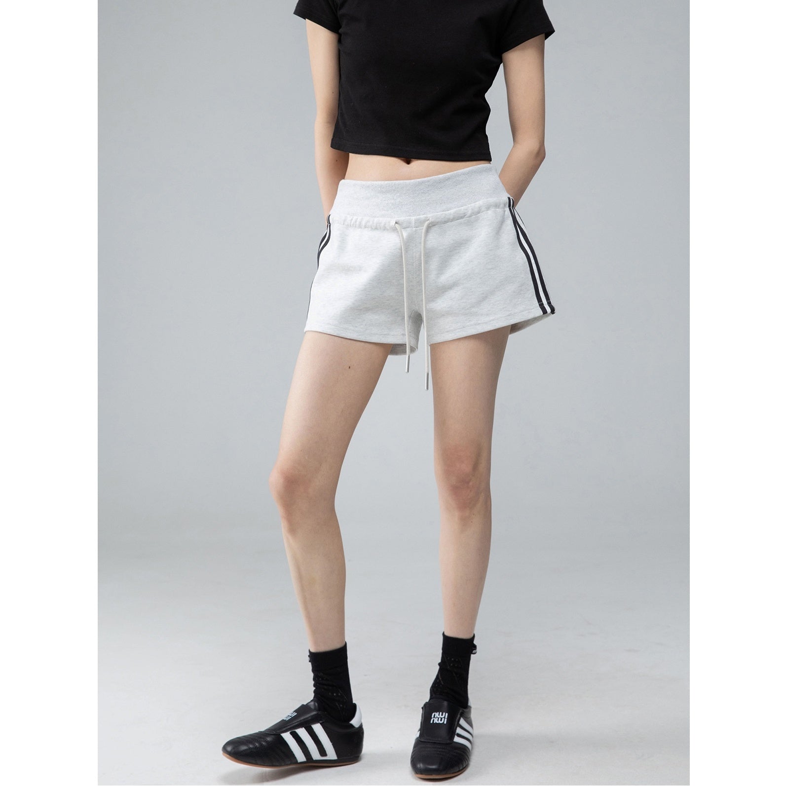 Side Striped Casual Short Pants IC9034