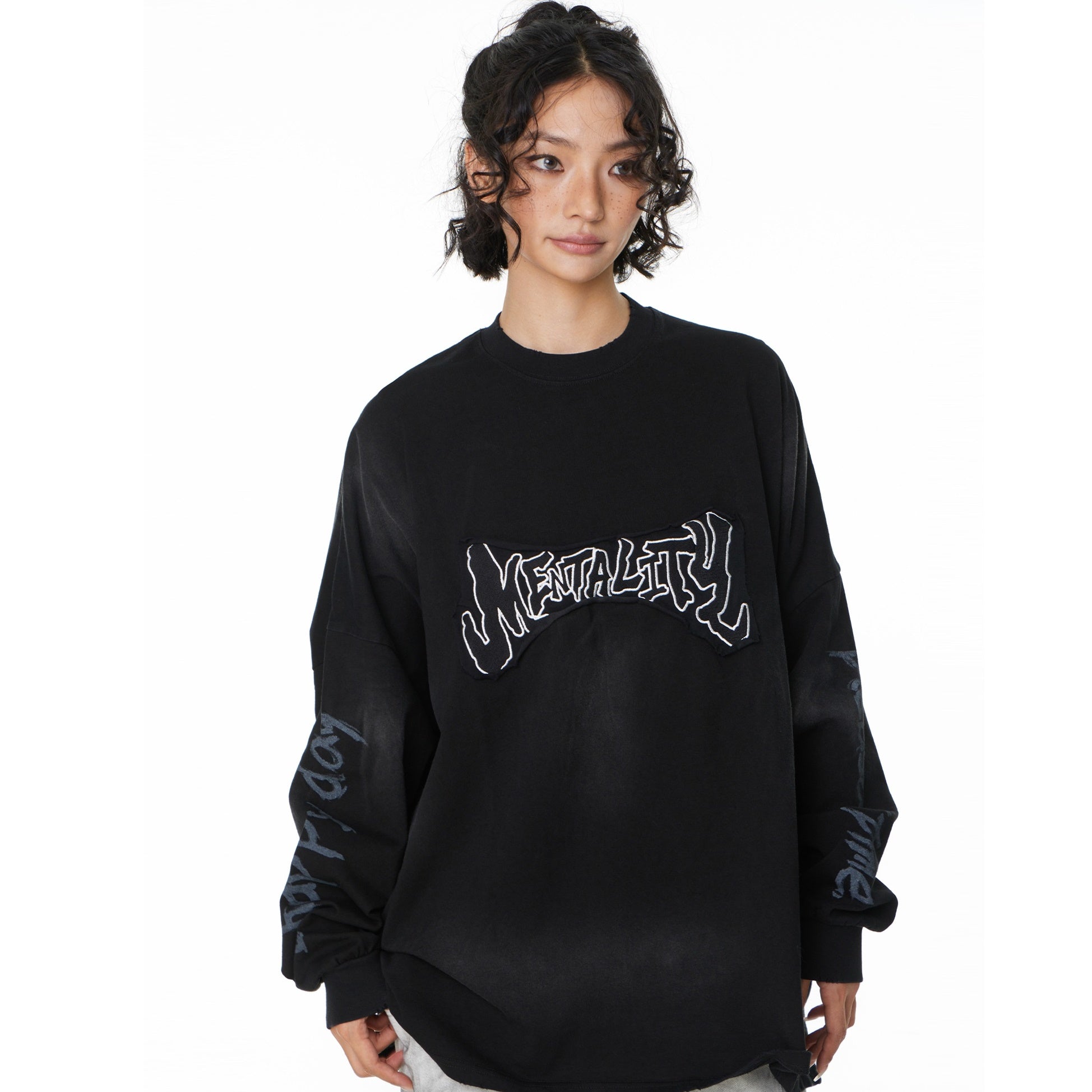 Washed Distressed Embroidered Long Sleeve T-Shirt MW9395