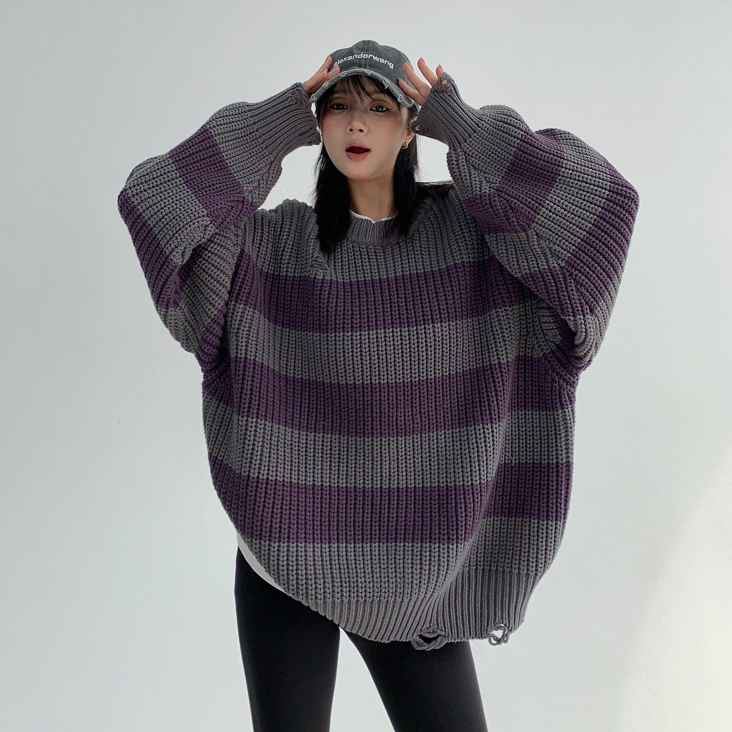 Thick Stripe Crew Neck Ripped Sweater MW9609