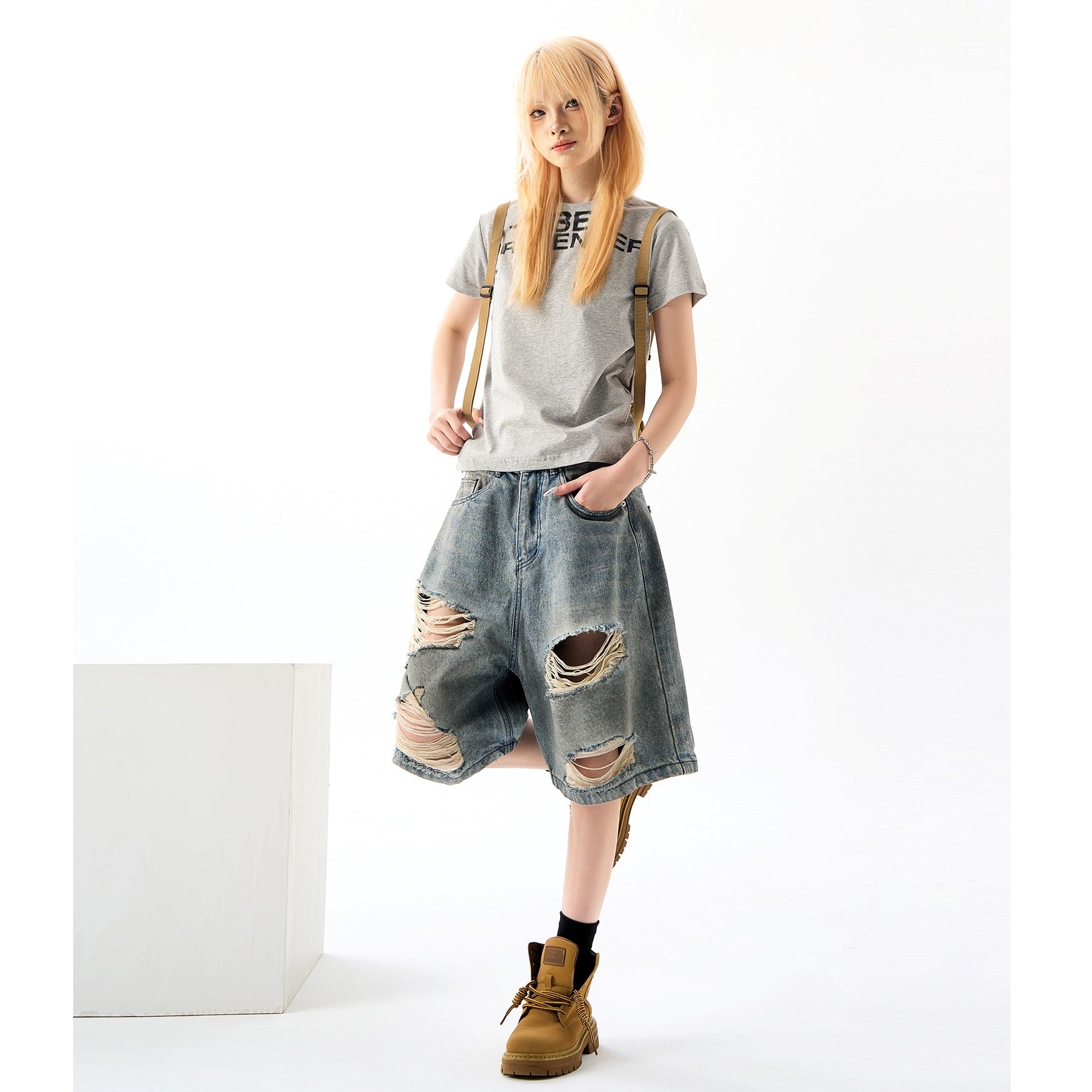 Street Distressed Ripped Denim Loose Half Pants HG7170