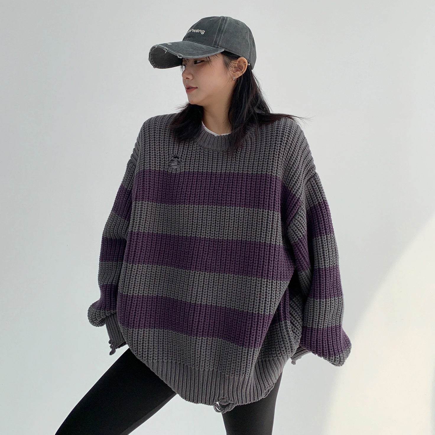 Thick Stripe Crew Neck Ripped Sweater MW9609