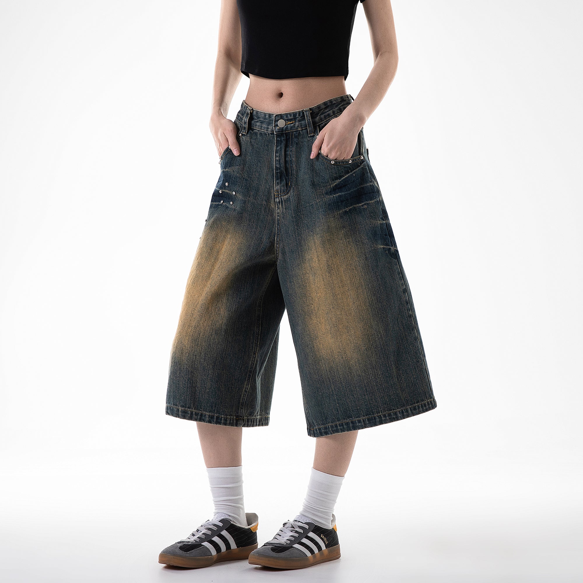Stud Design Wide-Leg Denim Half Pants IC9027