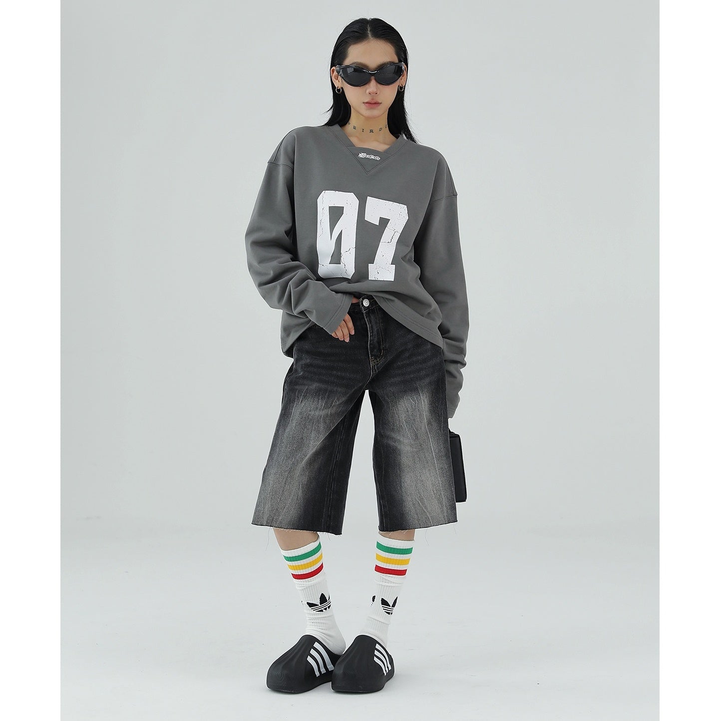 Alphabet Loose V-Neck Long Sleeve T-Shirt AC7082