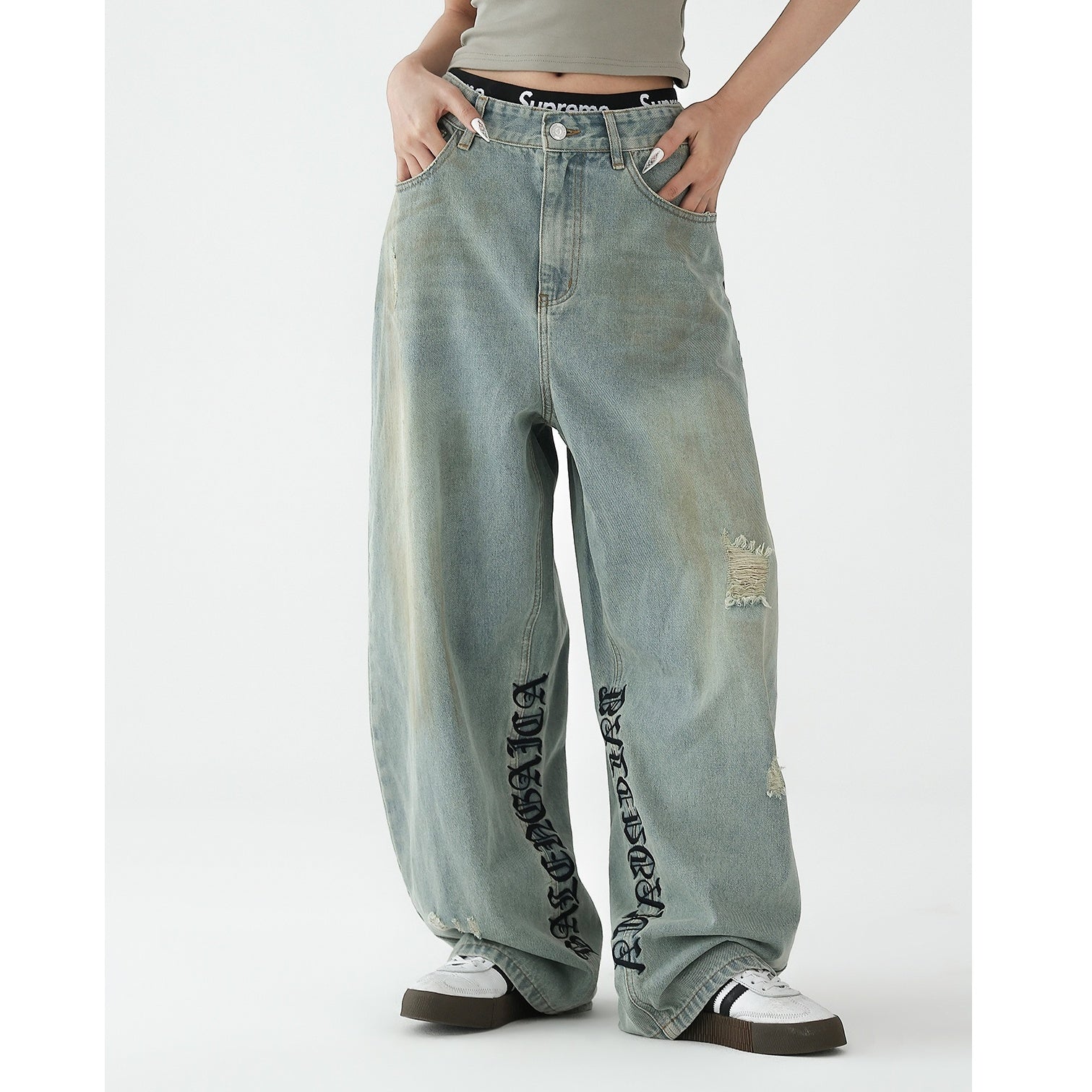 Washed Letter Embroidery Baggy Jeans AC7103