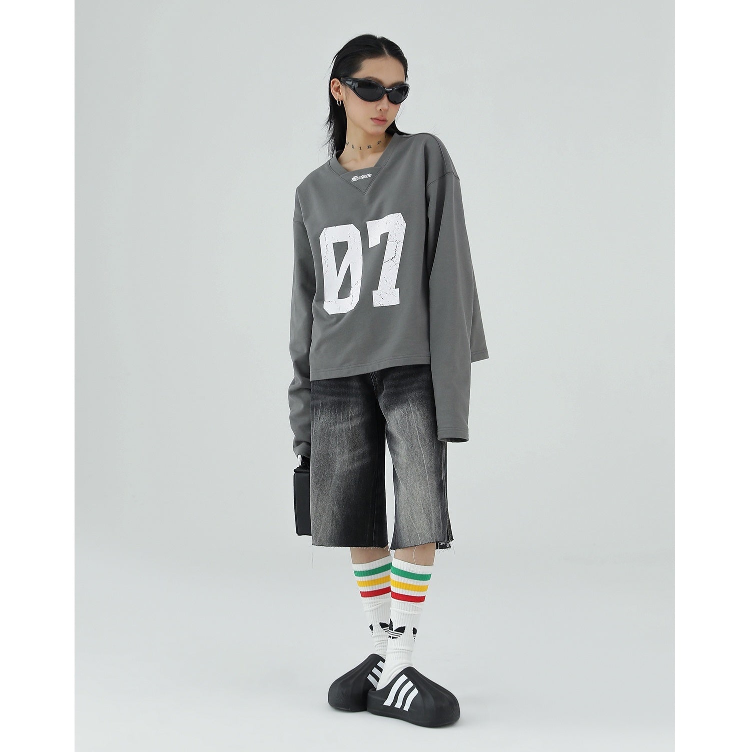 Alphabet Loose V-Neck Long Sleeve T-Shirt AC7082