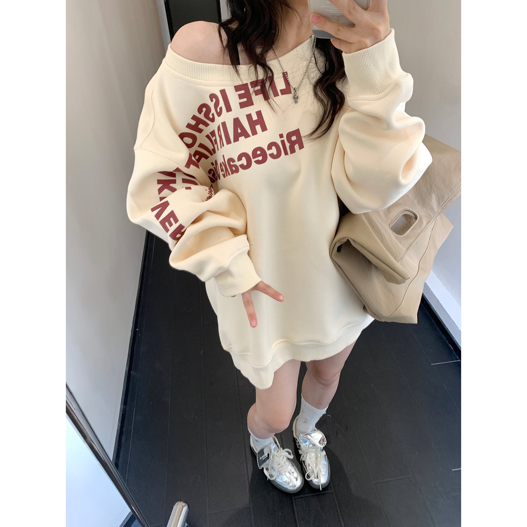 Slanted Shoulder OverSize Lettering Sweat MW9462