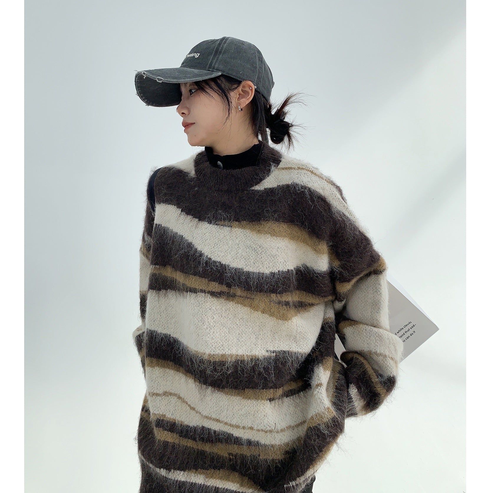 Irregular Border Plush Sweater MW9794