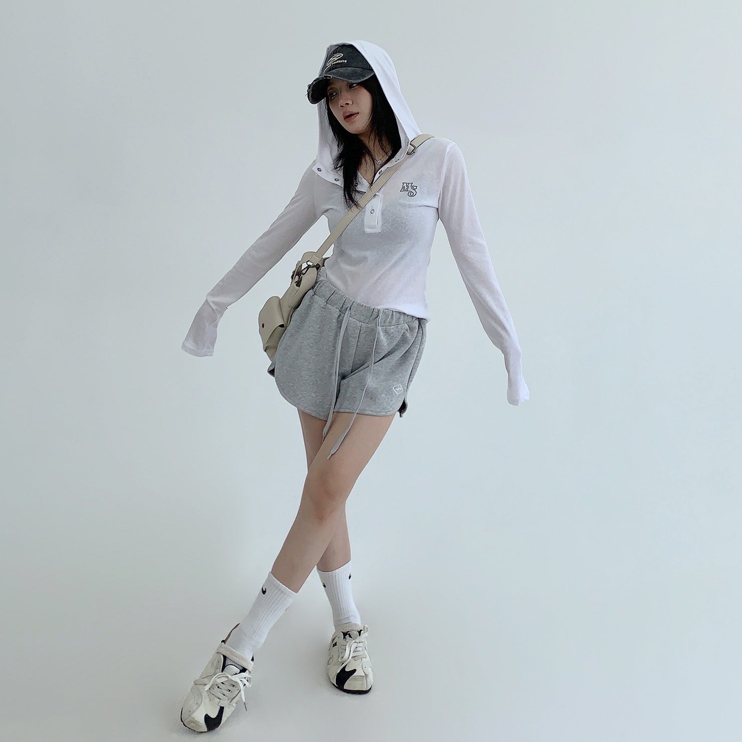 Simple Loose Embroidered Shorts Hot Pants MW10067