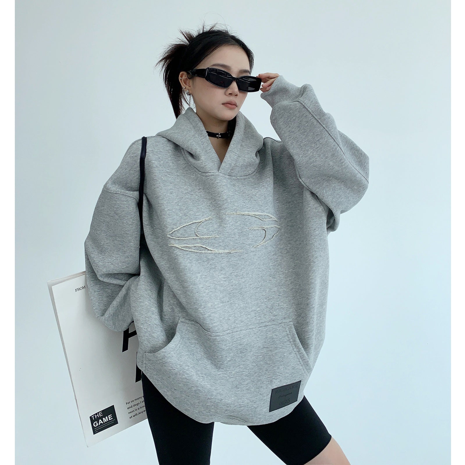 Patch Embroidery Hoodie MW9632