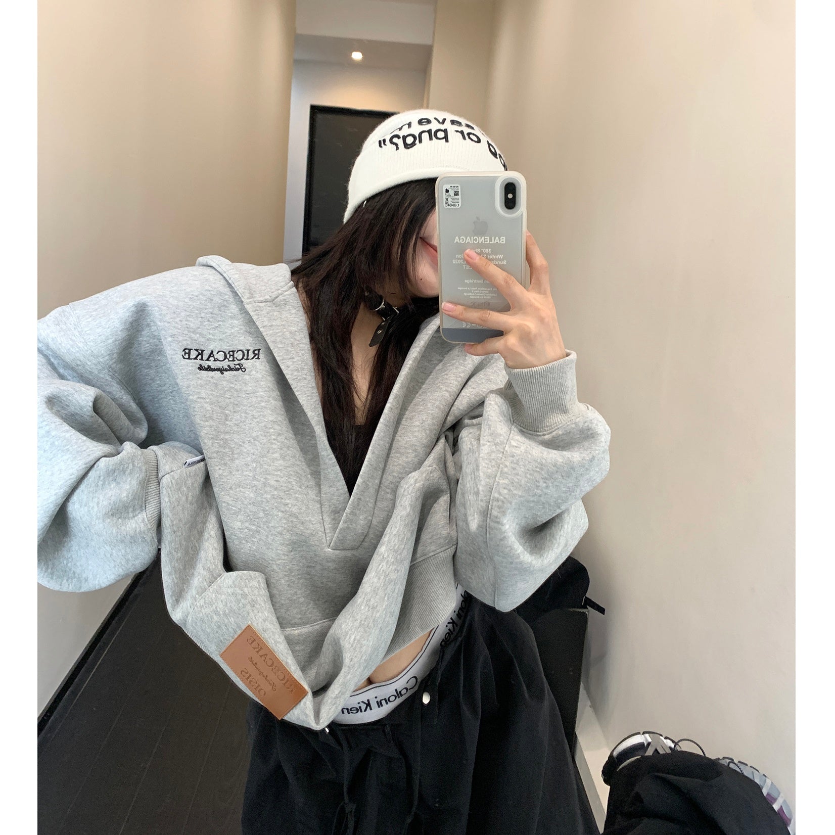 Lazy Loose Embroidered Large V-neck Hooded Sweat MW9350